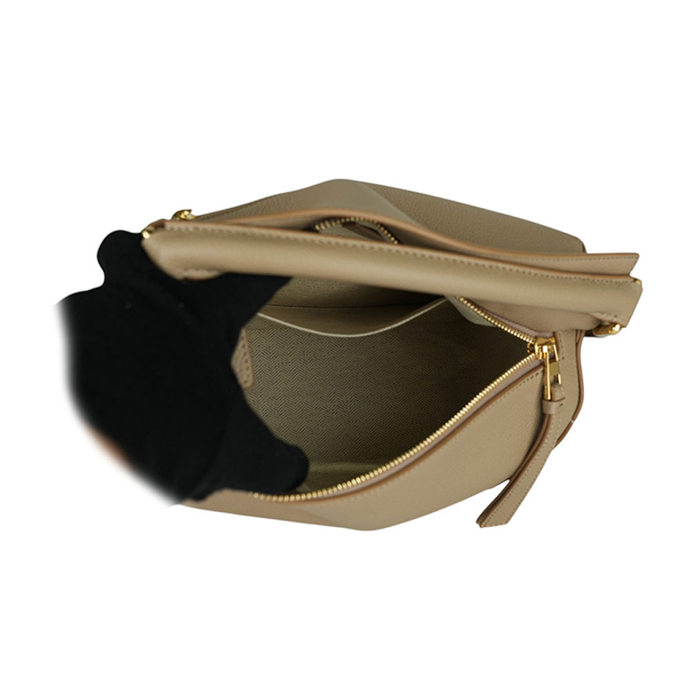 【LOEWE】Puzzle 拼圖粒面小牛皮手提/斜背兩用包(小款)(沙色) A510P60X30 2150