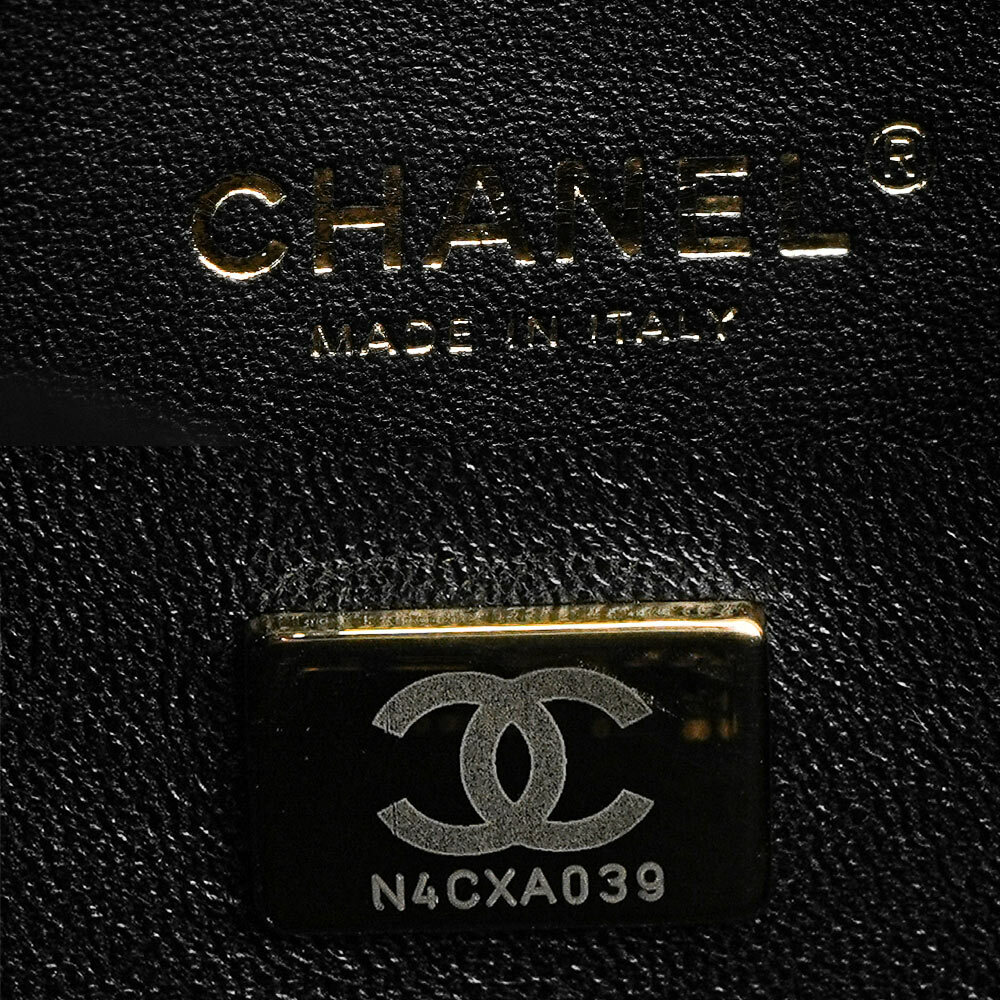 【CHANEL】金釦荔枝牛皮皮穿鍊設計 Boy Chanel 20cm(黑色)A67085 B10194 94305