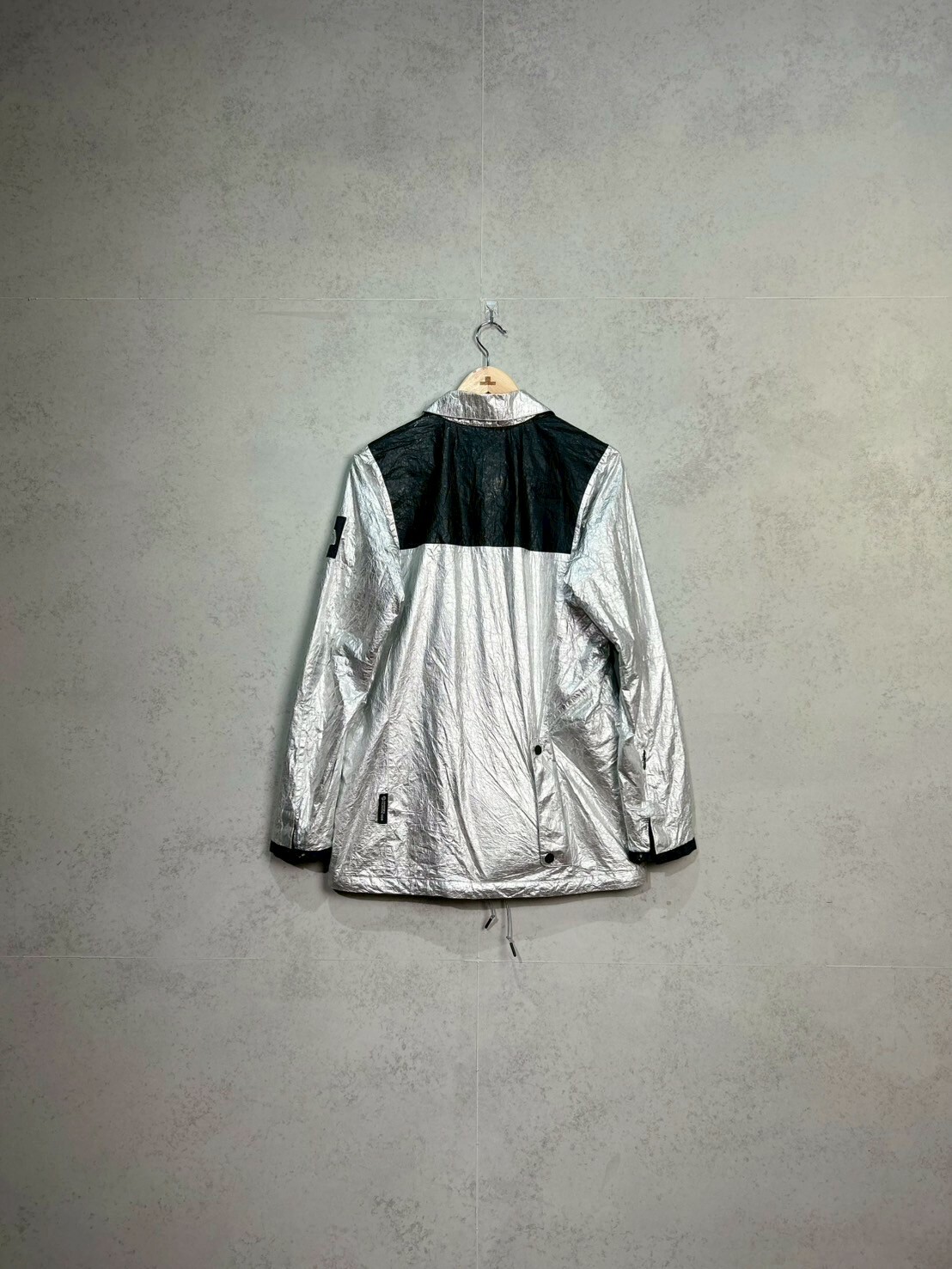 The North Face Urban Exploration Tyvek® Aluminum JKT SIZE XS