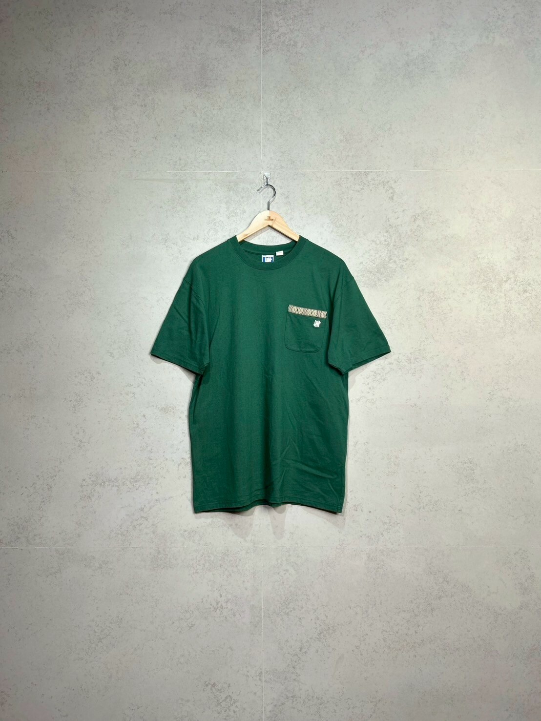 Undefeated Pocket Tee SIZE M