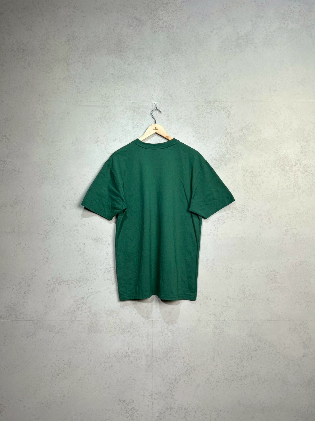 Undefeated Pocket Tee SIZE M