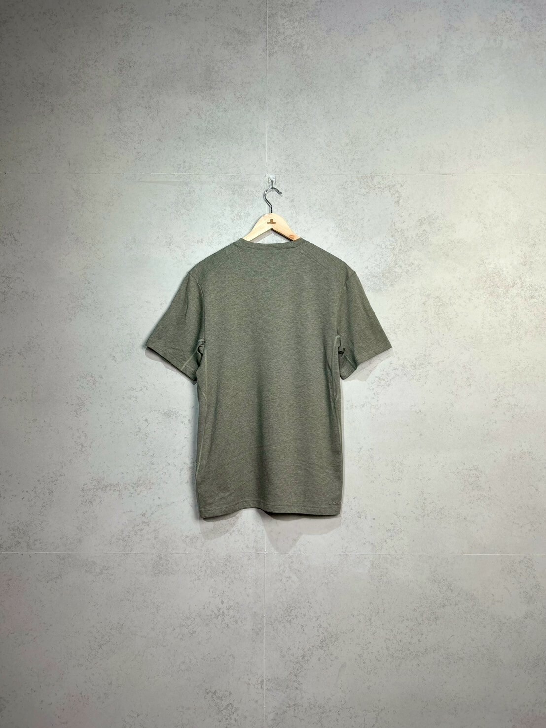 Nike Primary Swoosh Dri-FIT Tee SIZE M