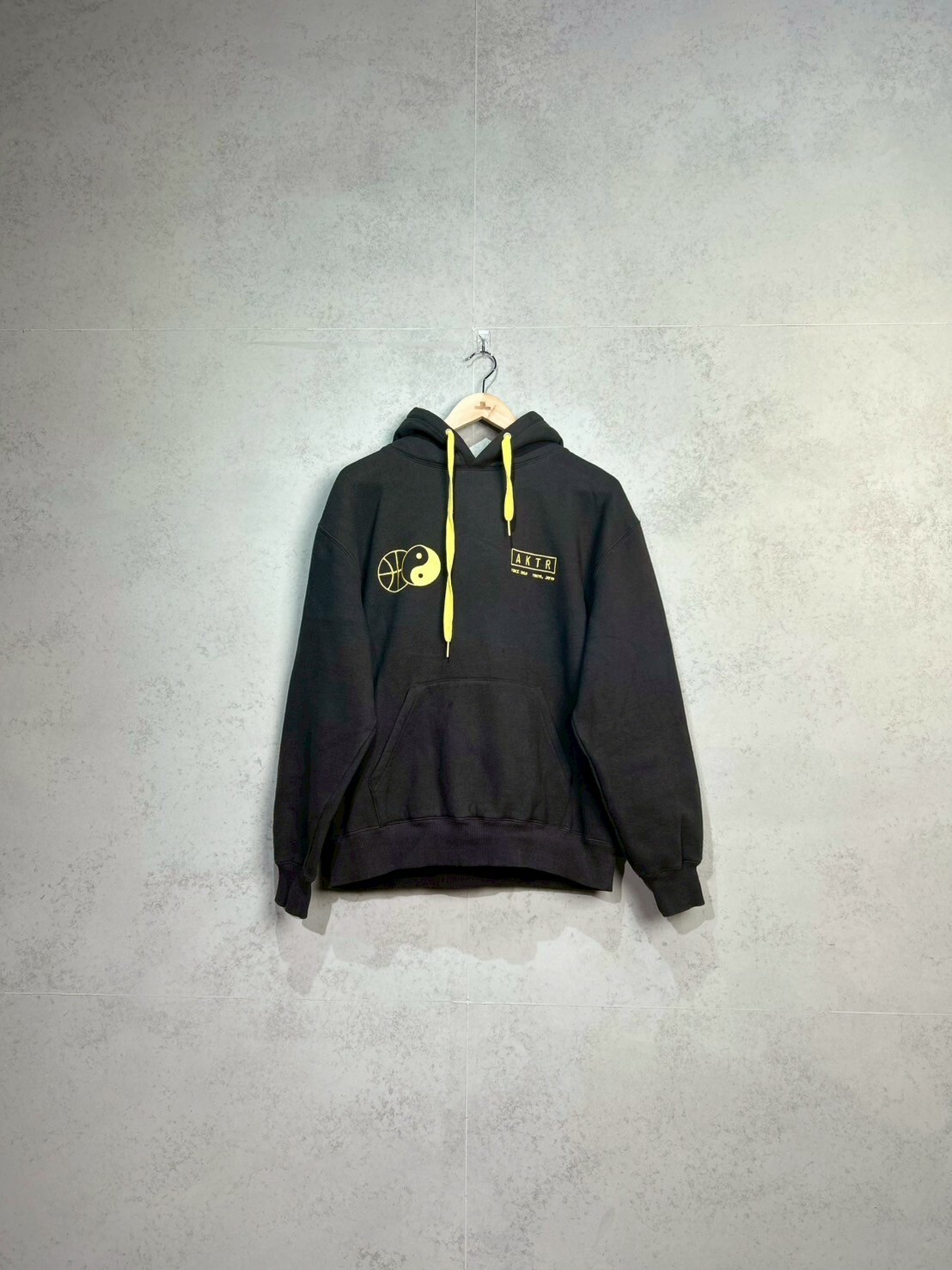 AKTR YIN-YANG SWEAT HOODIE SIZE M