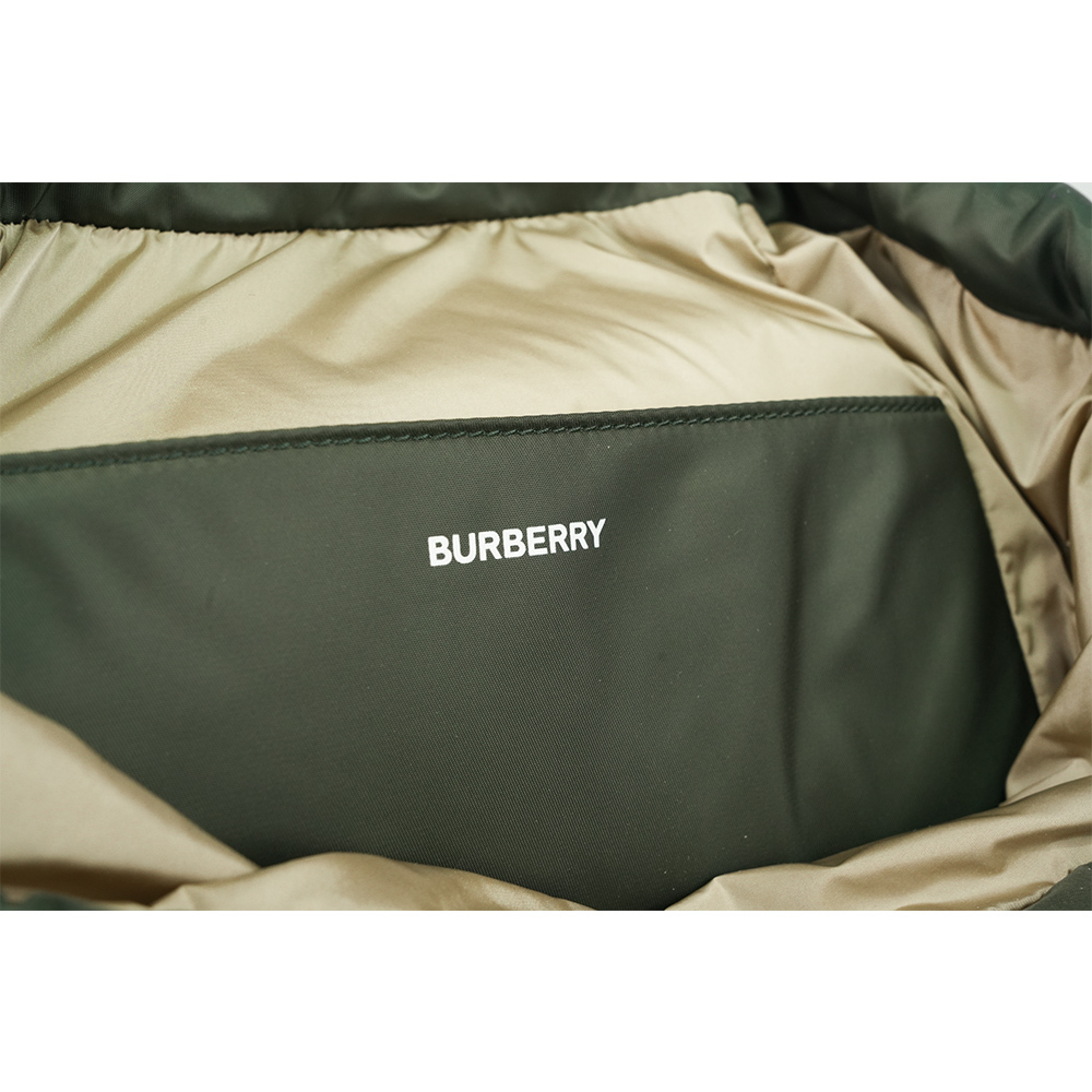 【BURBERRY】Rucksack 白色方形標誌中型軍旅後背包(暗土色) 80905601
