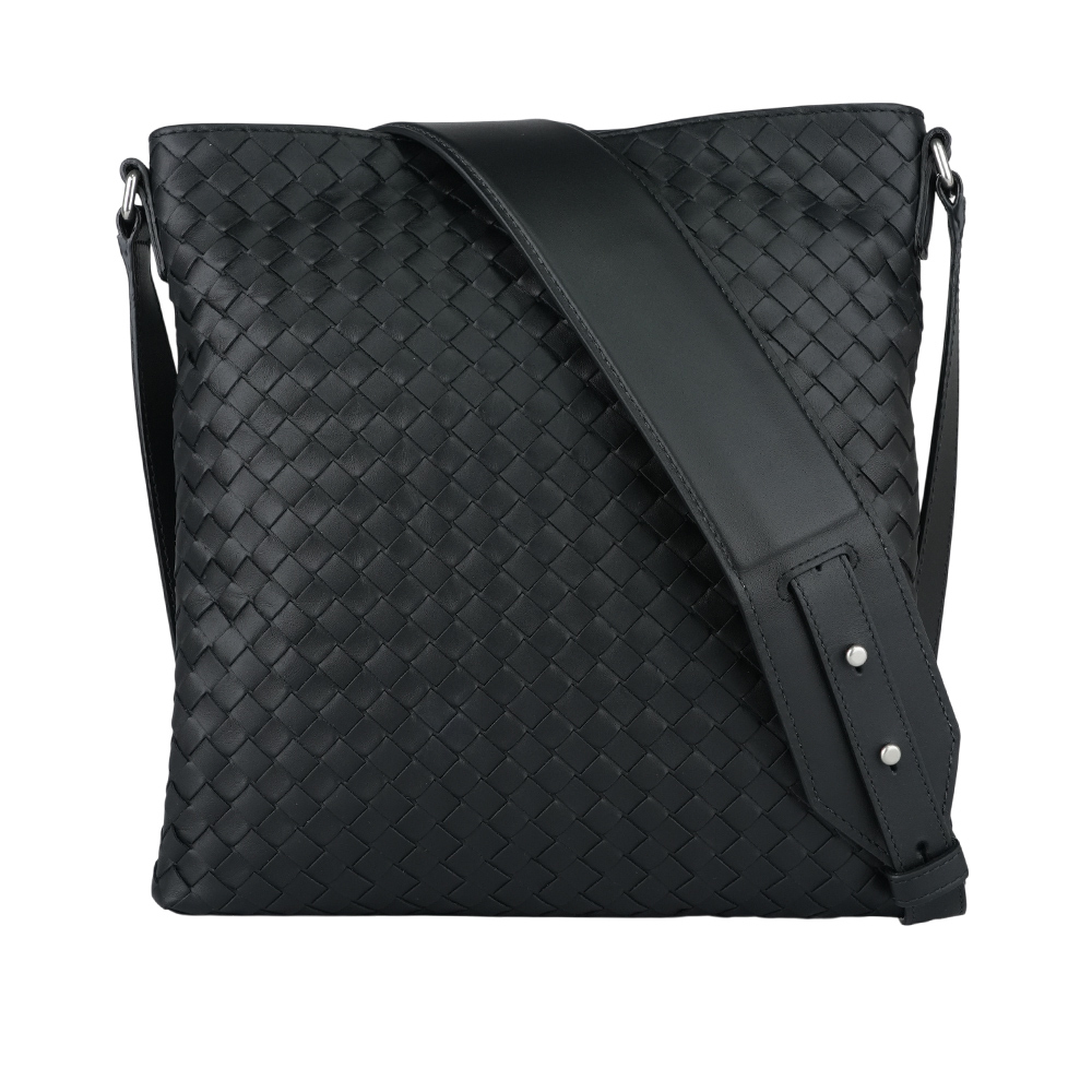 【Bottega Veneta】小牛皮編織寬背帶斜背包(黑色)