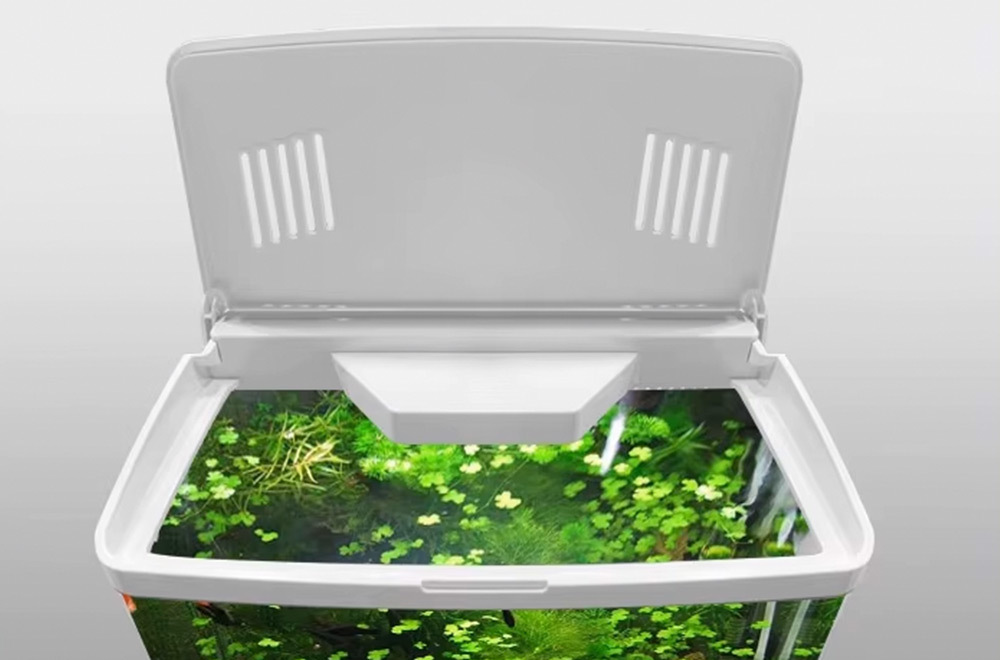 上蓋設計有投餵口,無需開蓋即可快速投料,方便日常餵食