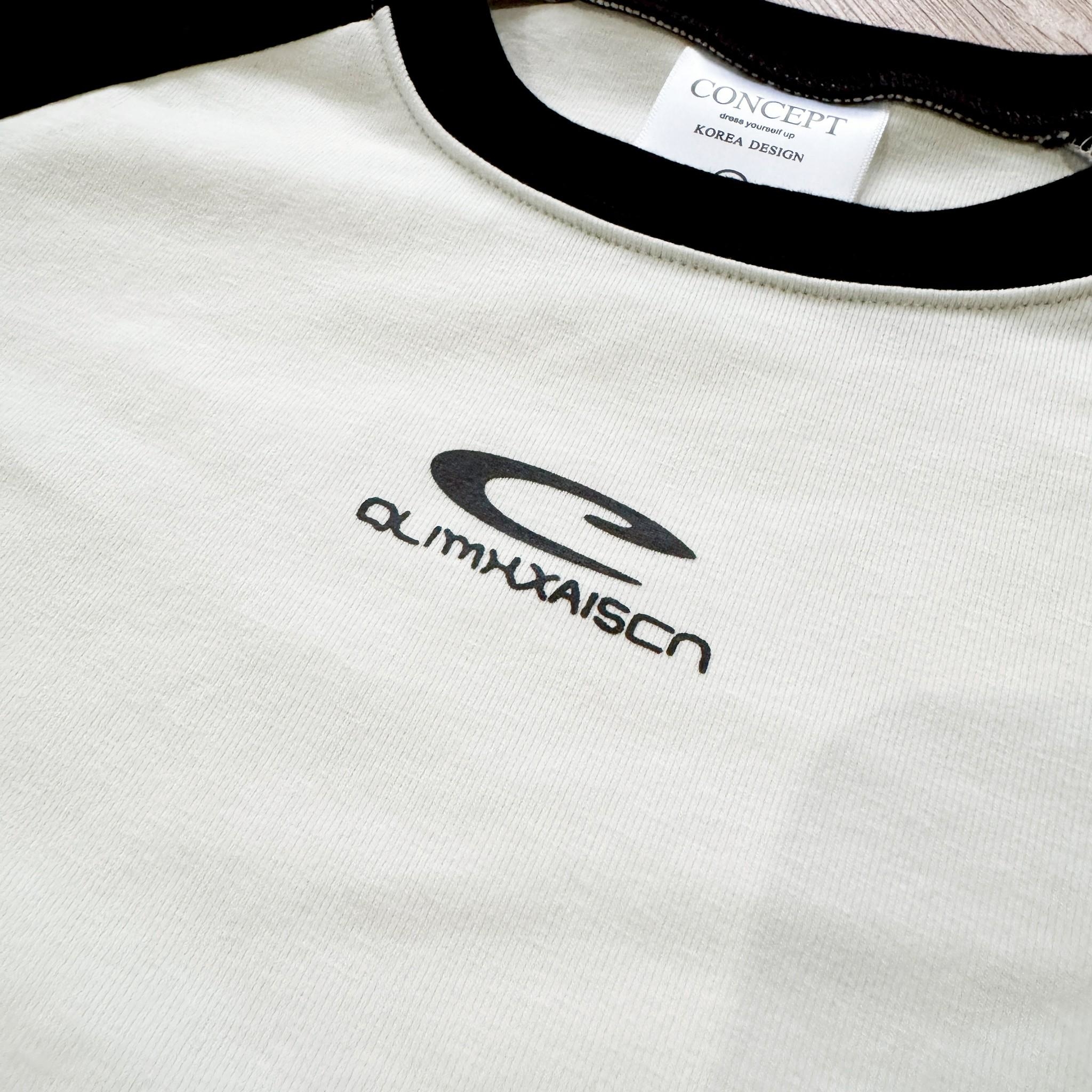 韓國短袖 C字撞色線條合身短版T 80901