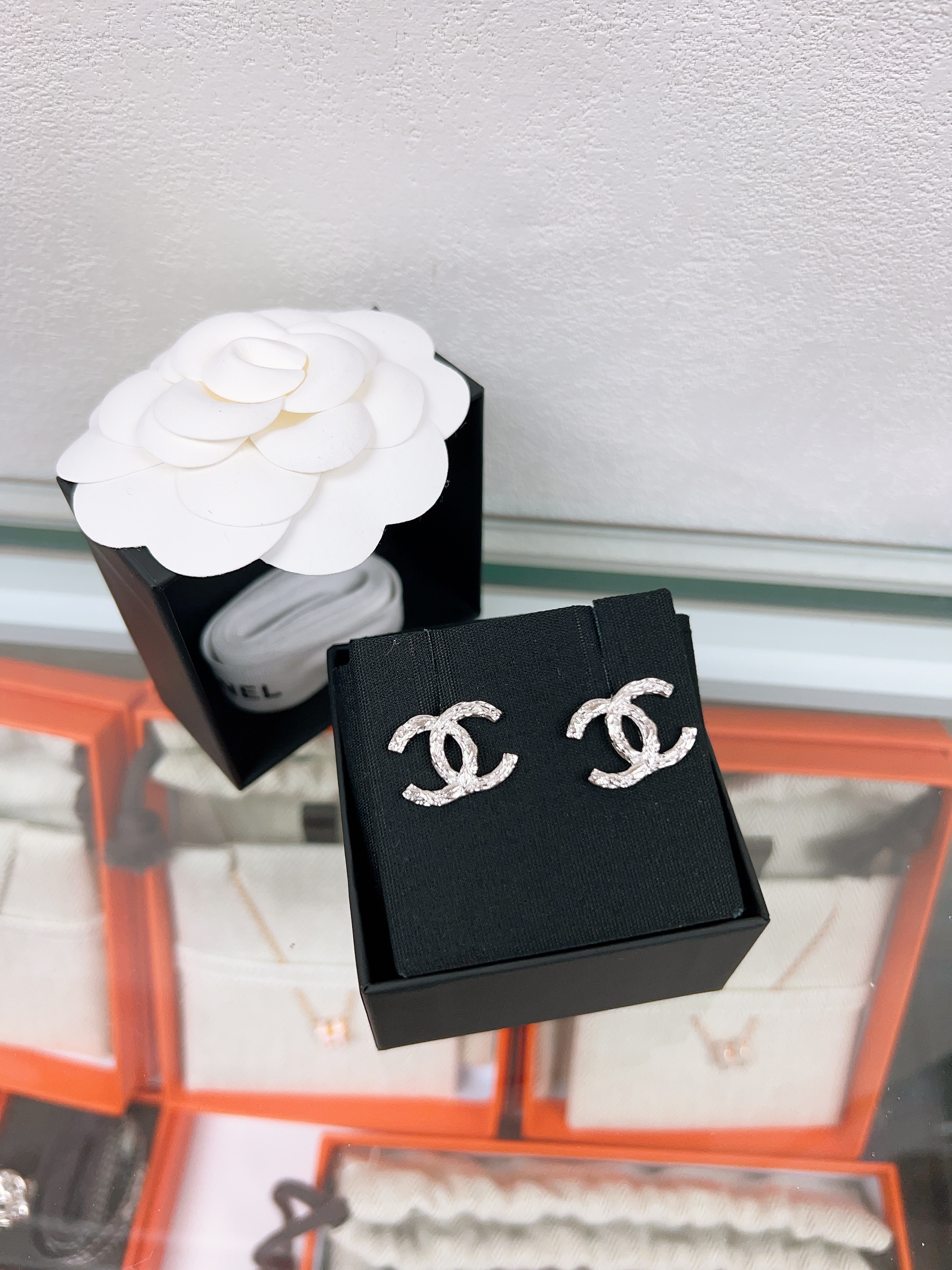 *Unused* Chanel 25c earrings silver CC logo