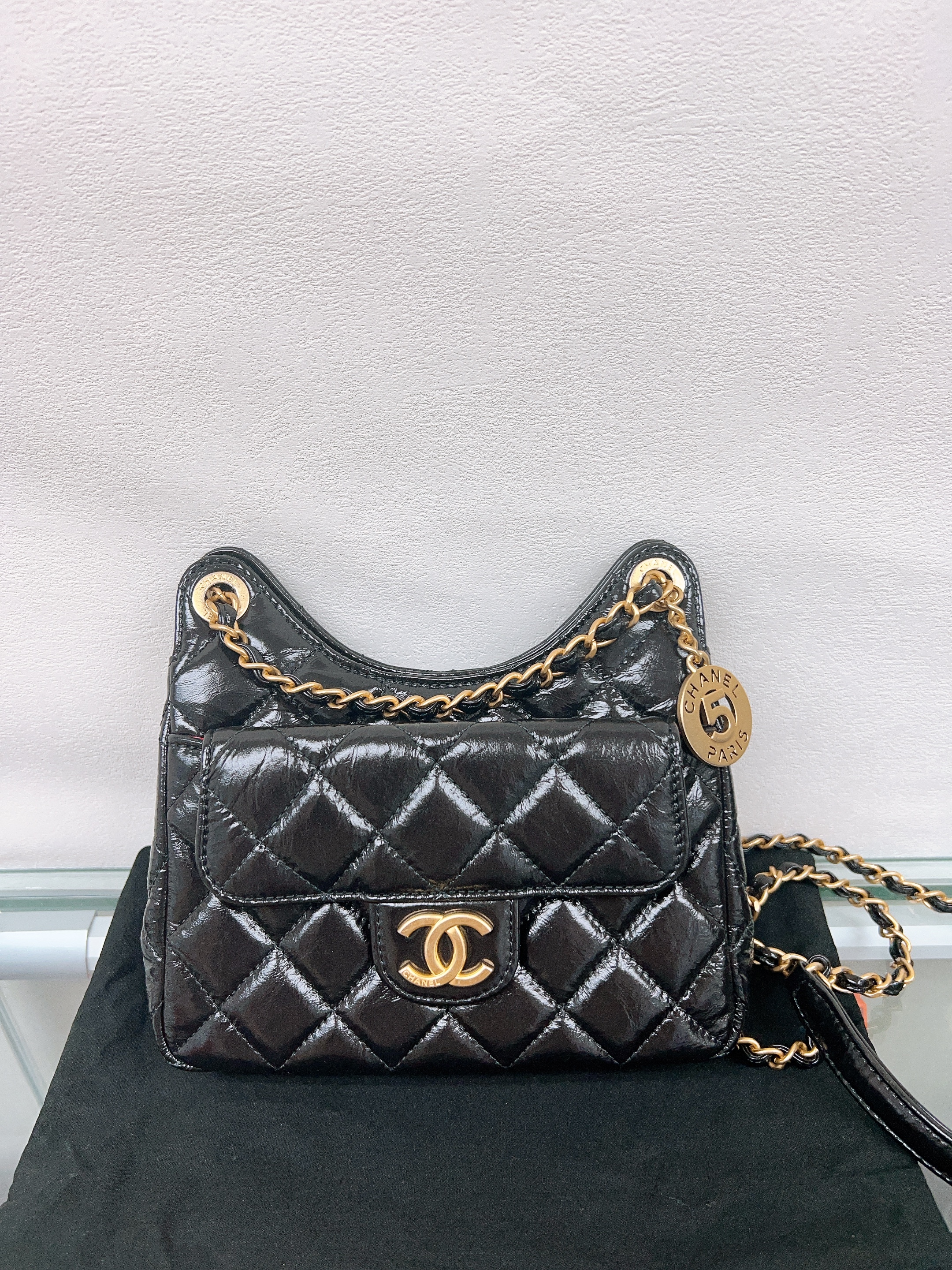 Chanel wavy hobo small black GHW 天貓精靈