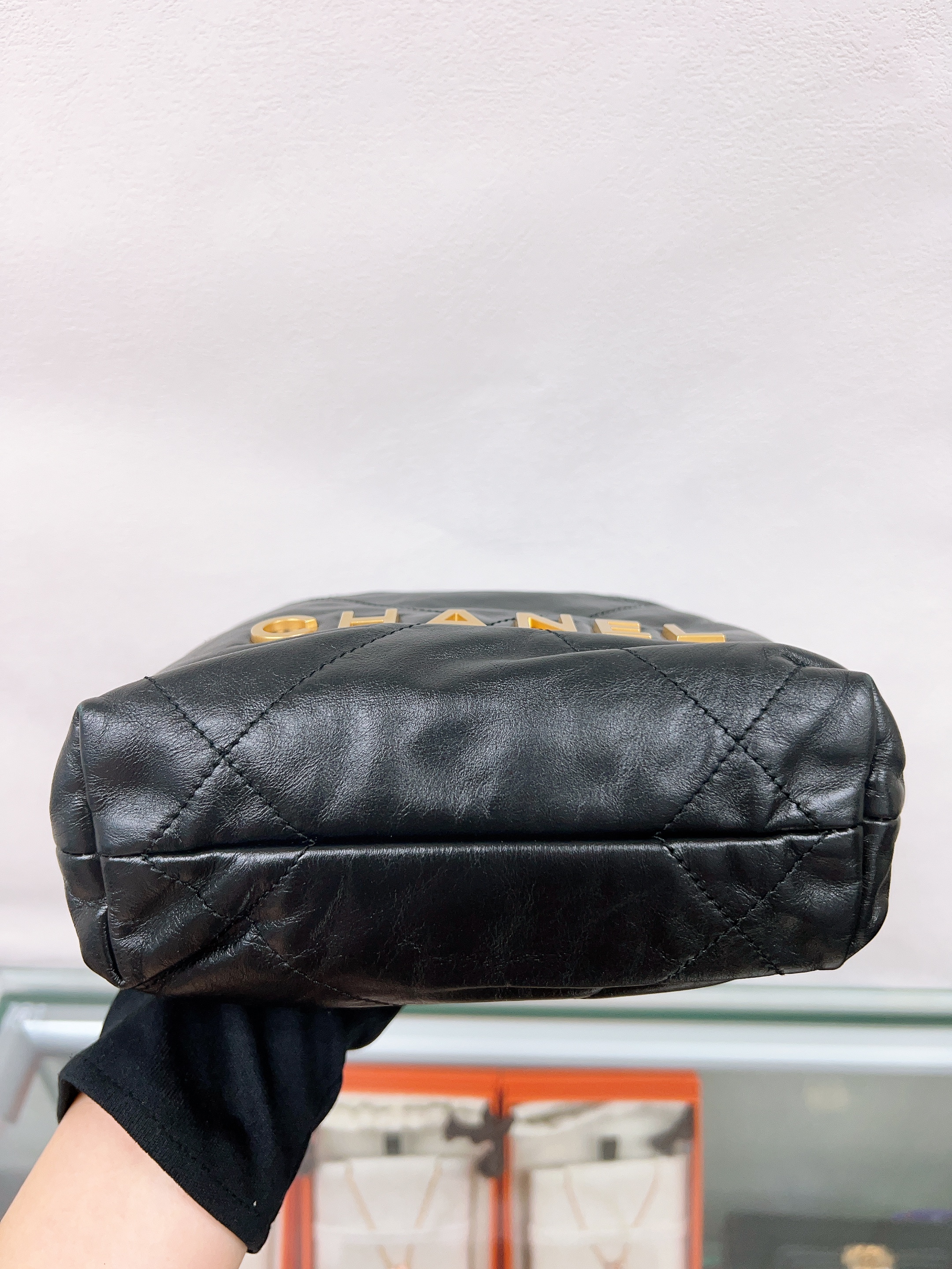 Chanel 22 mini bag black GHW