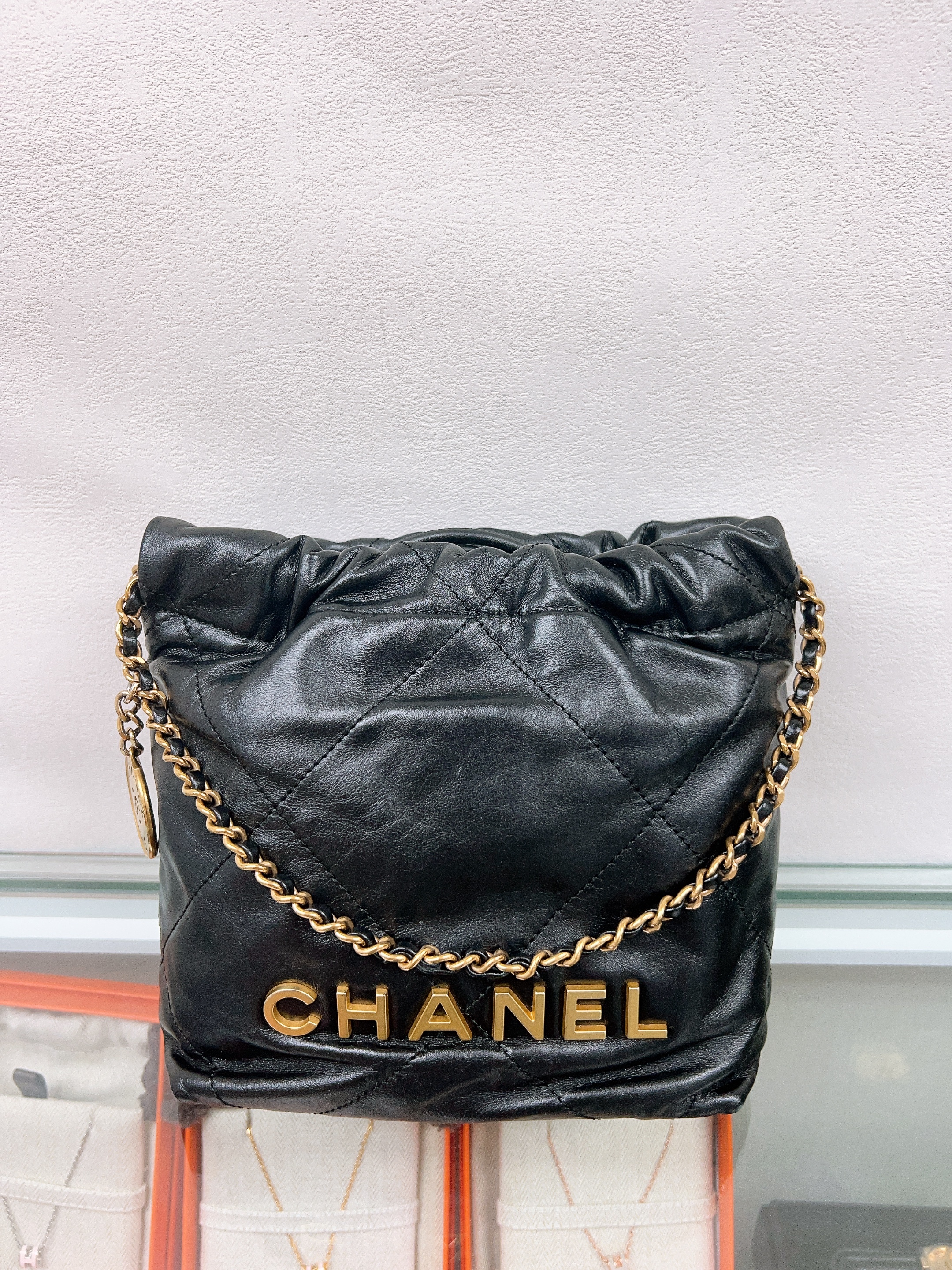 Chanel 22 mini bag black GHW