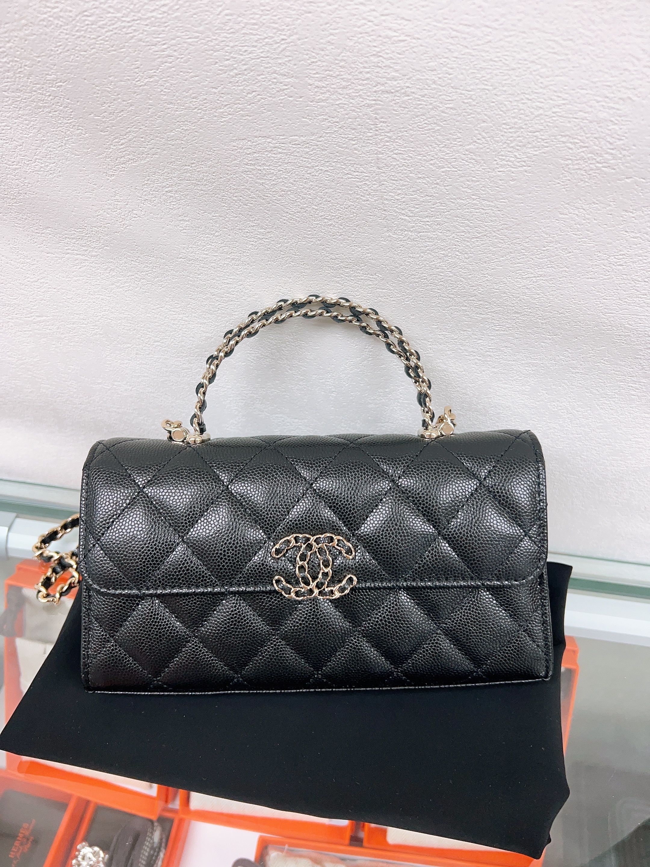 *Unused* Chanel kelly handle flap bag 25s / phone holder (black caviar/ GHW)