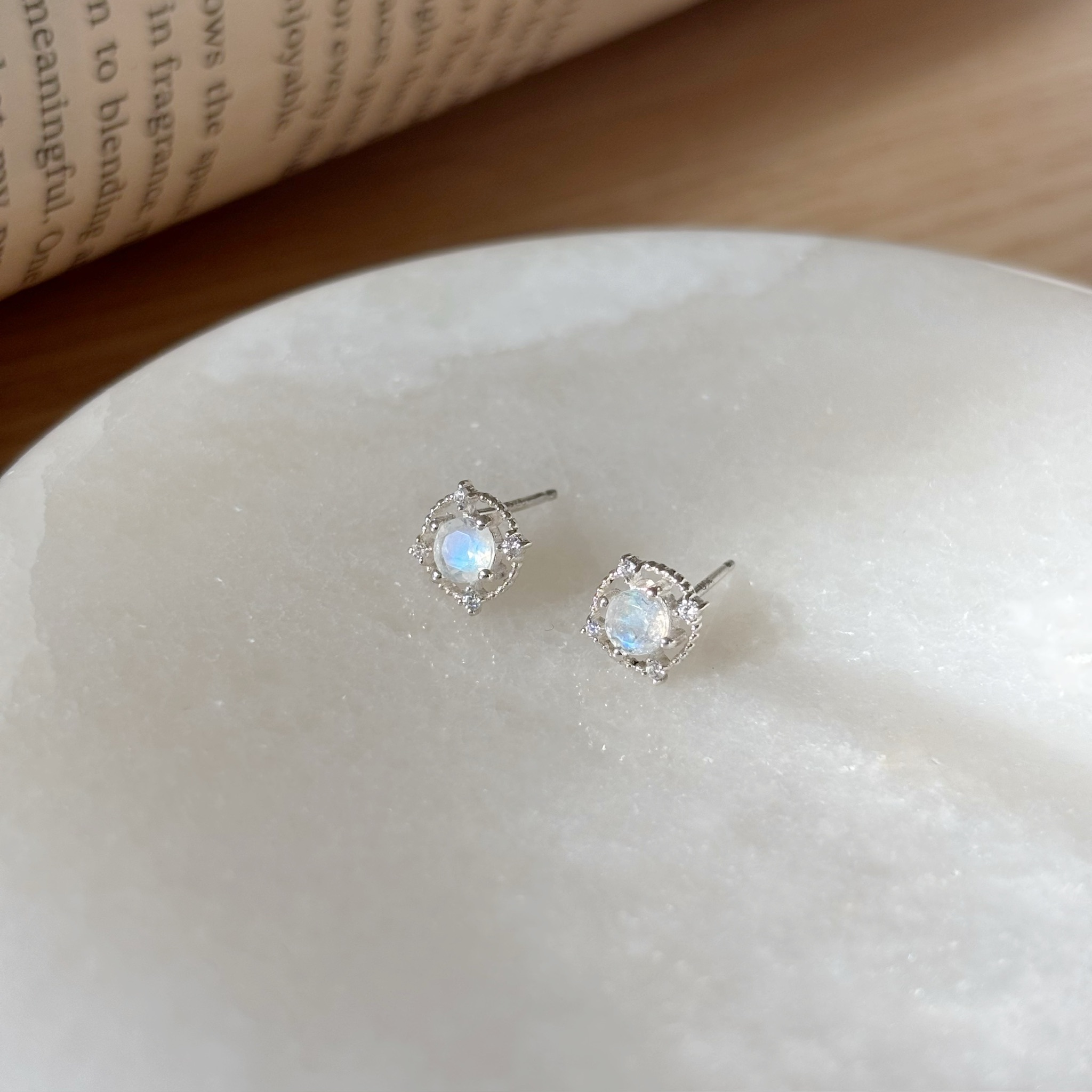 行星小羅盤月光石耳環