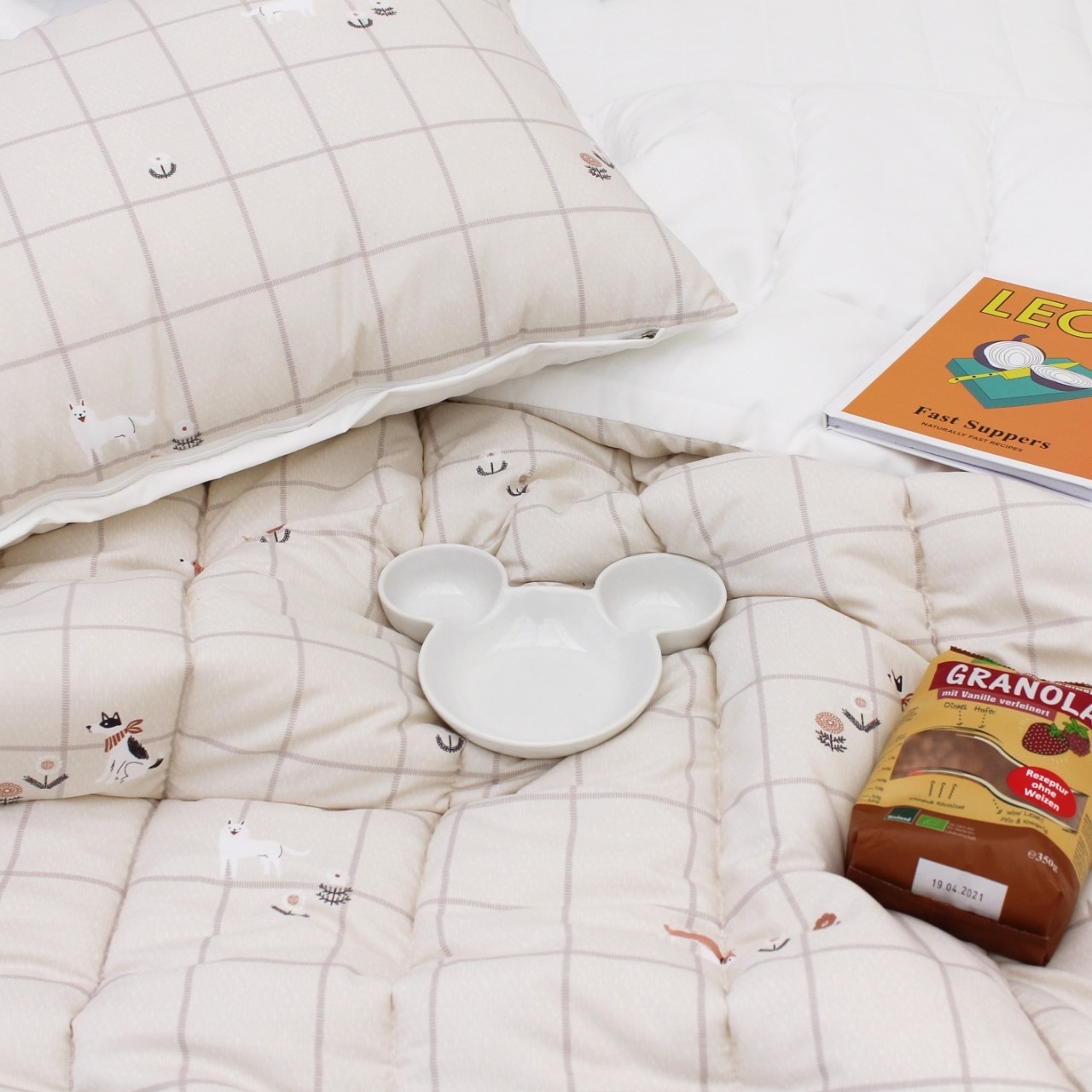 【現貨】☁️100% 韓國自家工廠床品☁️｜格紋散步萌萌犬 (春夏薄被/枕套)