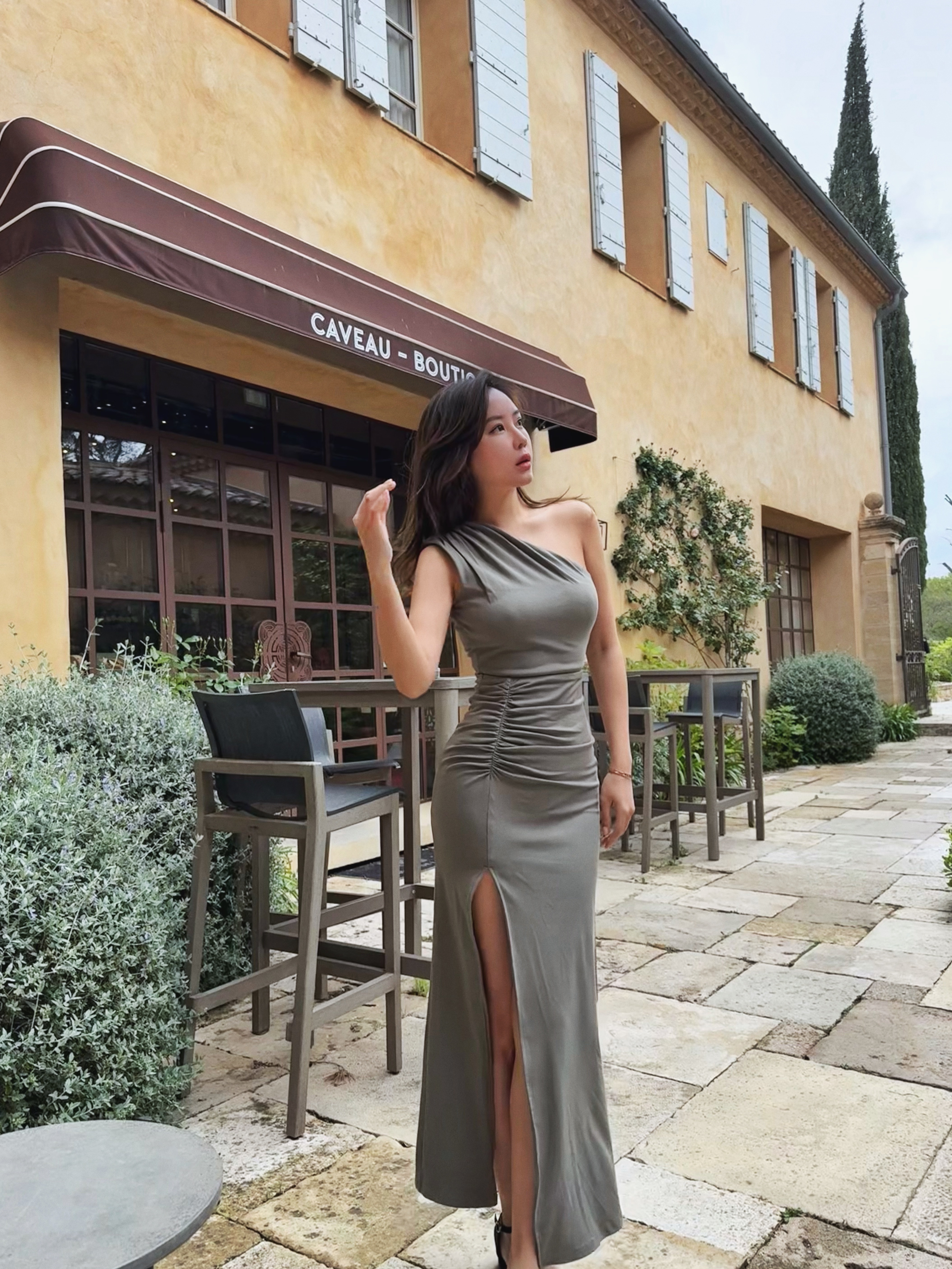 Last kiss 臨別之吻 斜肩抓皺開衩洋裝