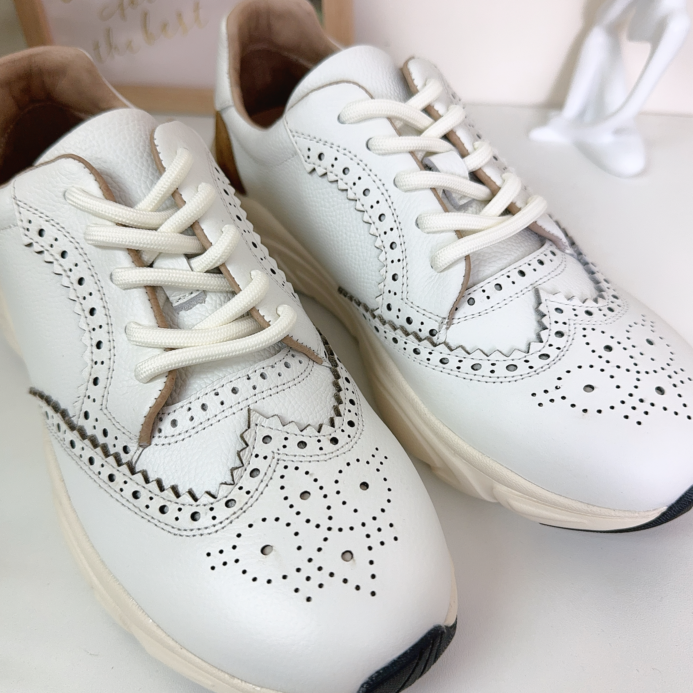 (H) 意大利羊皮通花粗綁帶圓頭鞋  (後高1.5吋) (正常碼 ）106-1 #2803