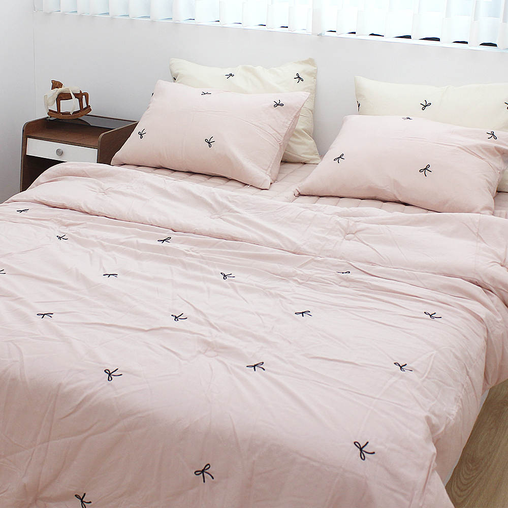 ☁️100% 韓國自家工廠床品☁️｜浪漫法式刺繡蝴蝶結天使莫代爾 (四季被/春夏薄被/枕套)