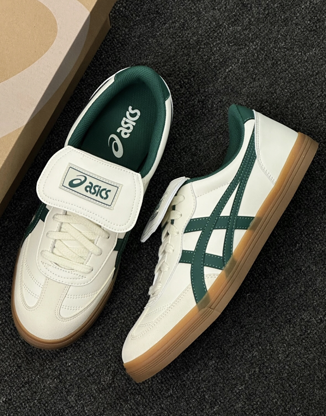 【APAIR】預購 ASICS Aaron 2.0 亞瑟士 德訓鞋 翻蓋鞋舌 米白綠 焦糖底 1203A720-750