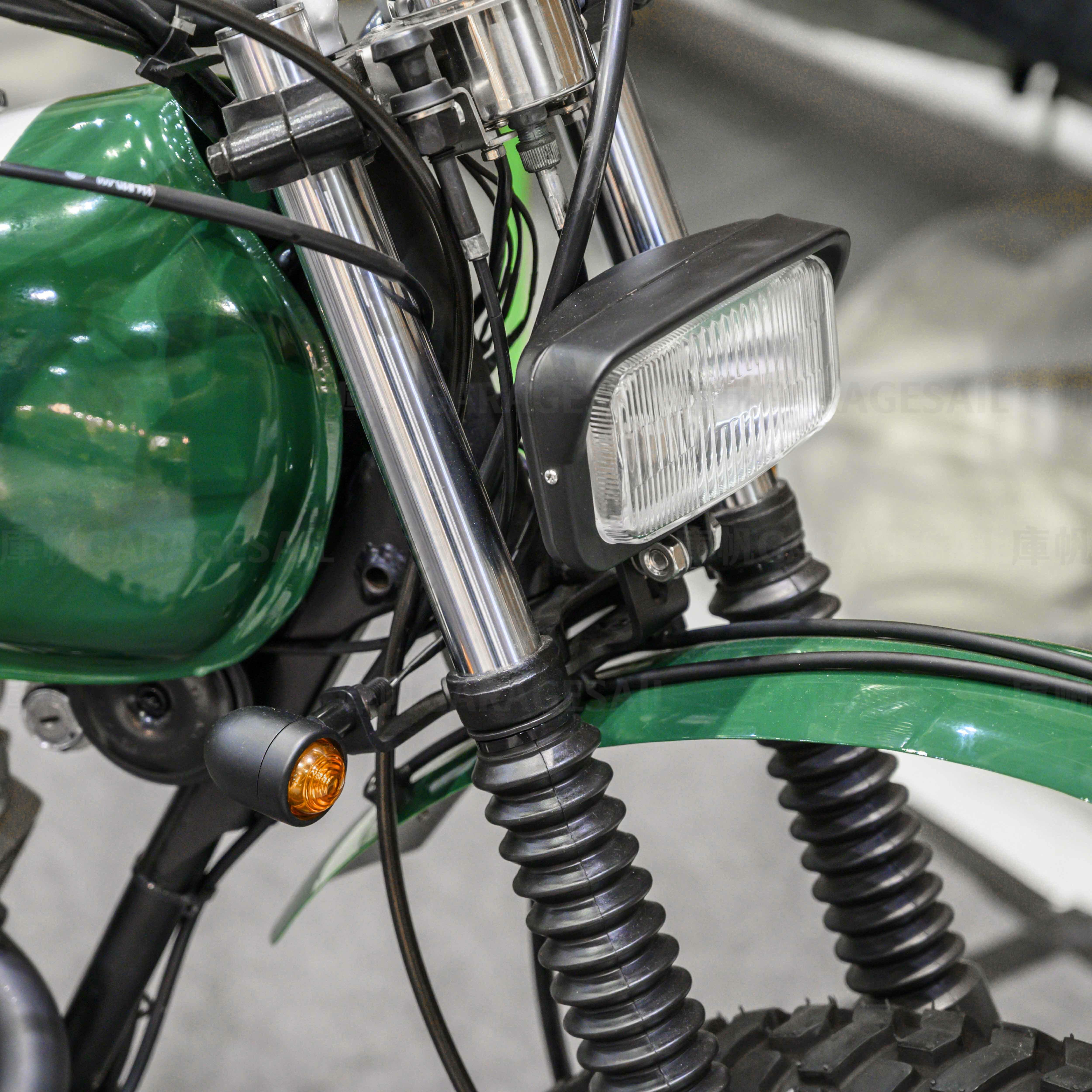 長方形 下鎖式 燈眉大燈 黑