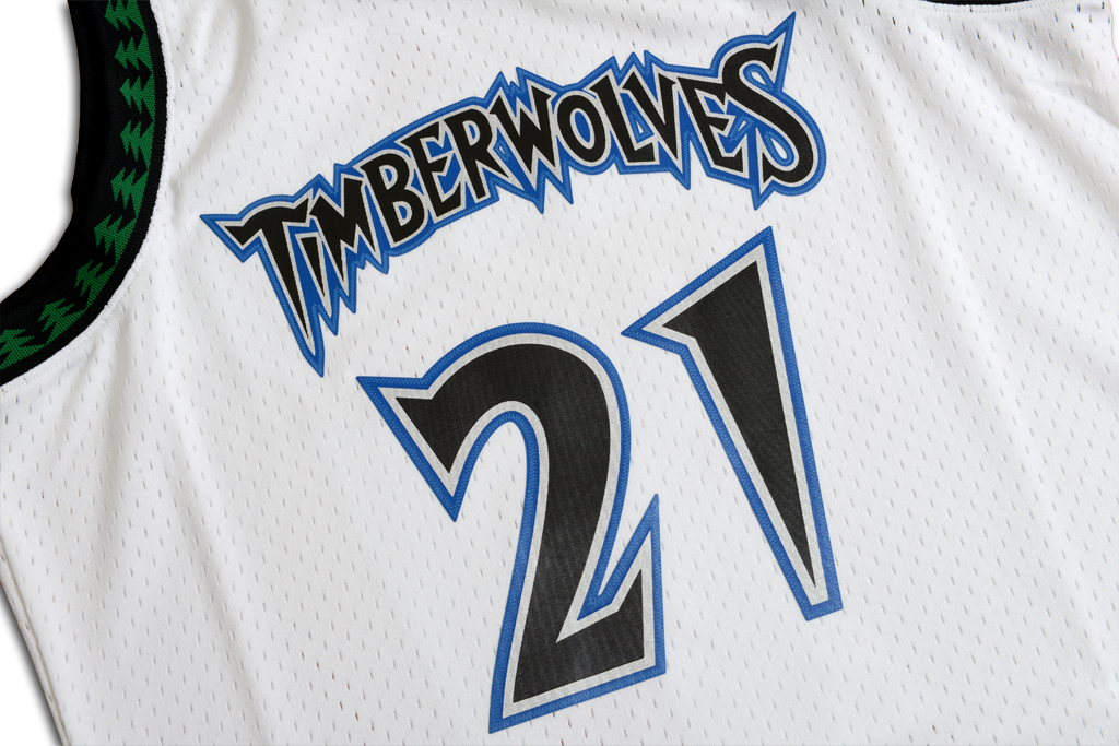 Mitchell & Ness 明尼蘇達灰狼隊 Kevin Garnett 2003-2004 復刻 Swingman 球衣