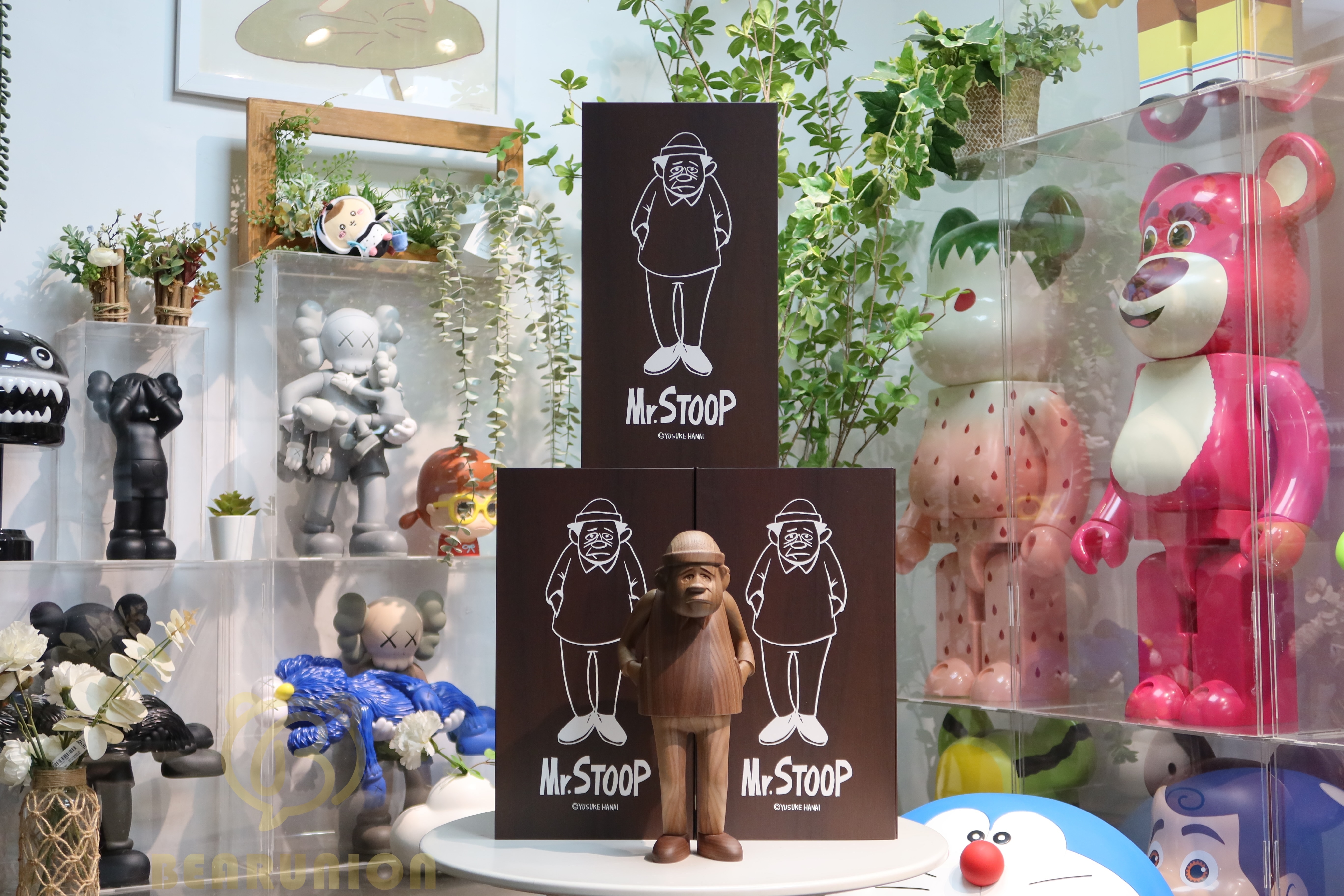 🥇現貨🥇カリモク Mr.STOOP 30CM 花井祐介 限量 50個 , 有簽名