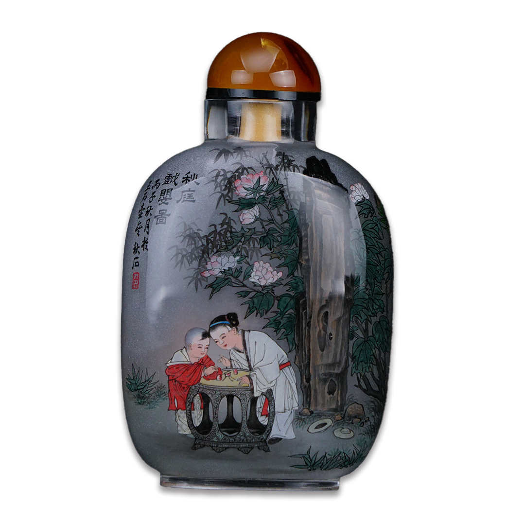 戲嬰圖鼻煙壺 妙筆描繪手足情深與家庭溫馨時光