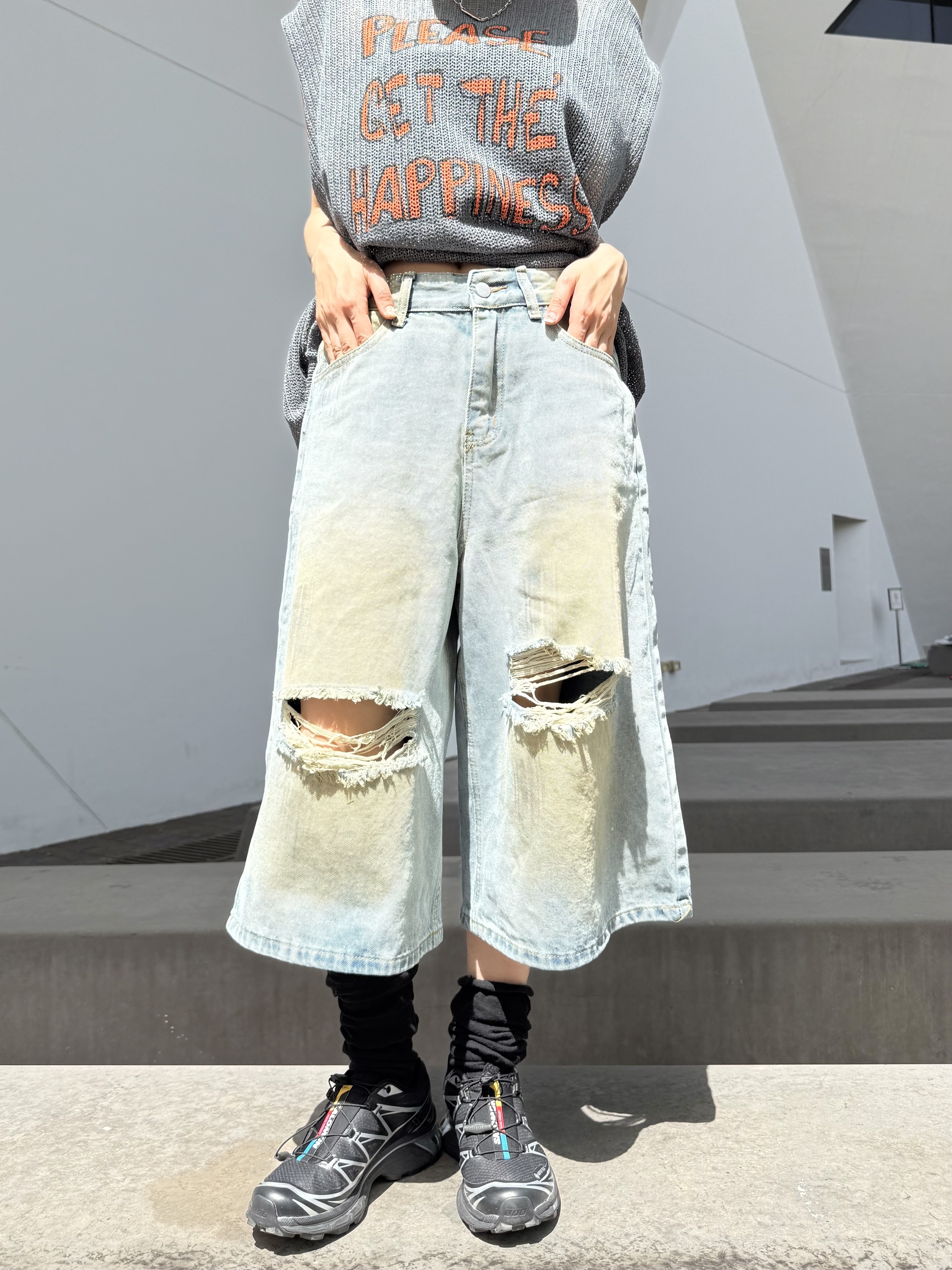 特色刷色爛牛仔中褲