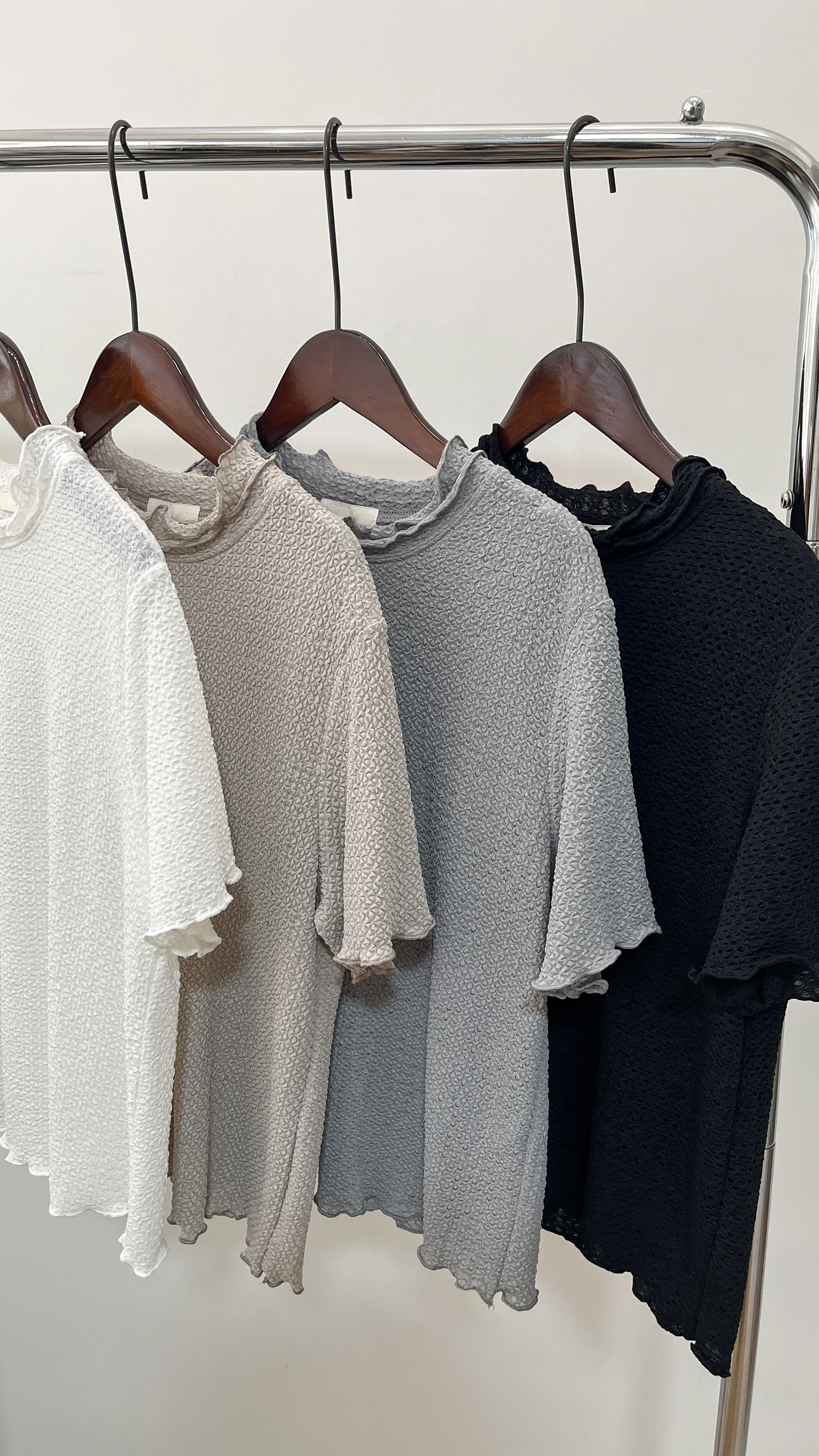 預訂| Double 領粒粒暗紋Top ( 四色入 )