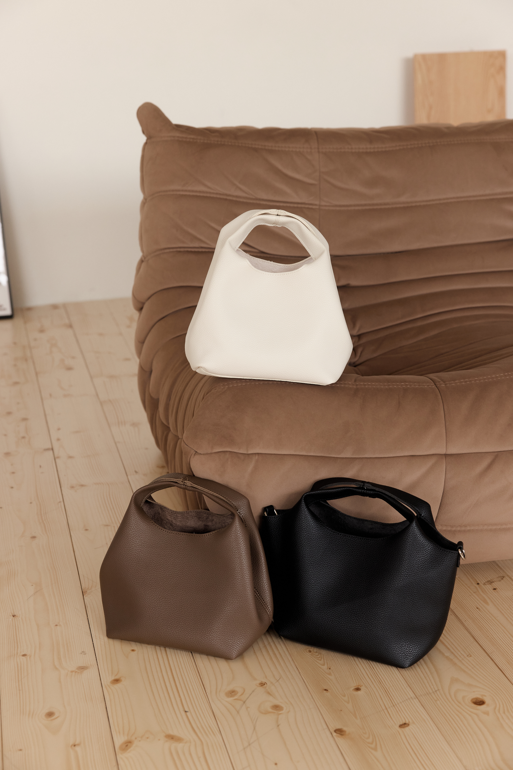 軟皮荔枝紋水桶包(附揹帶)