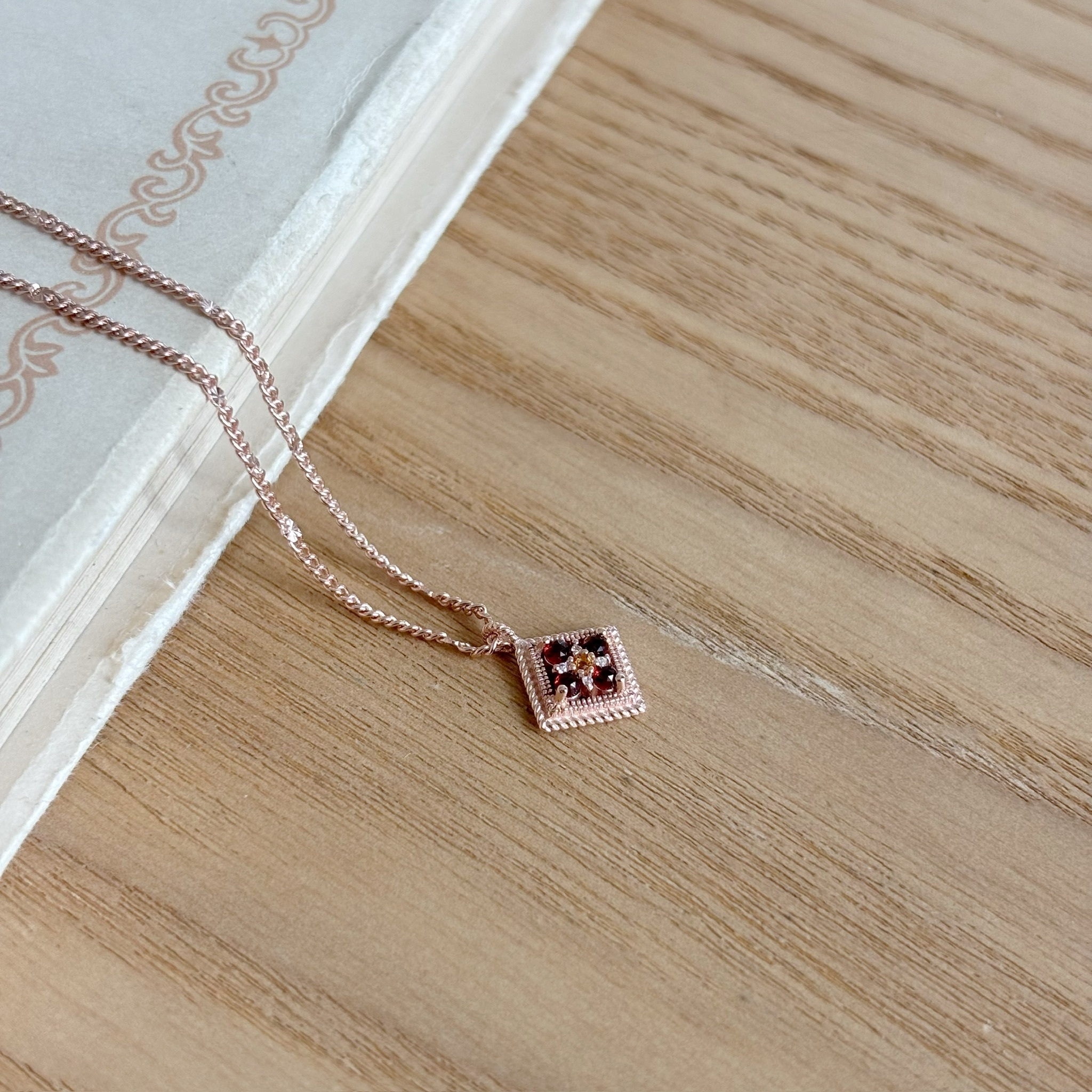 Frame石榴石黃水晶項鍊