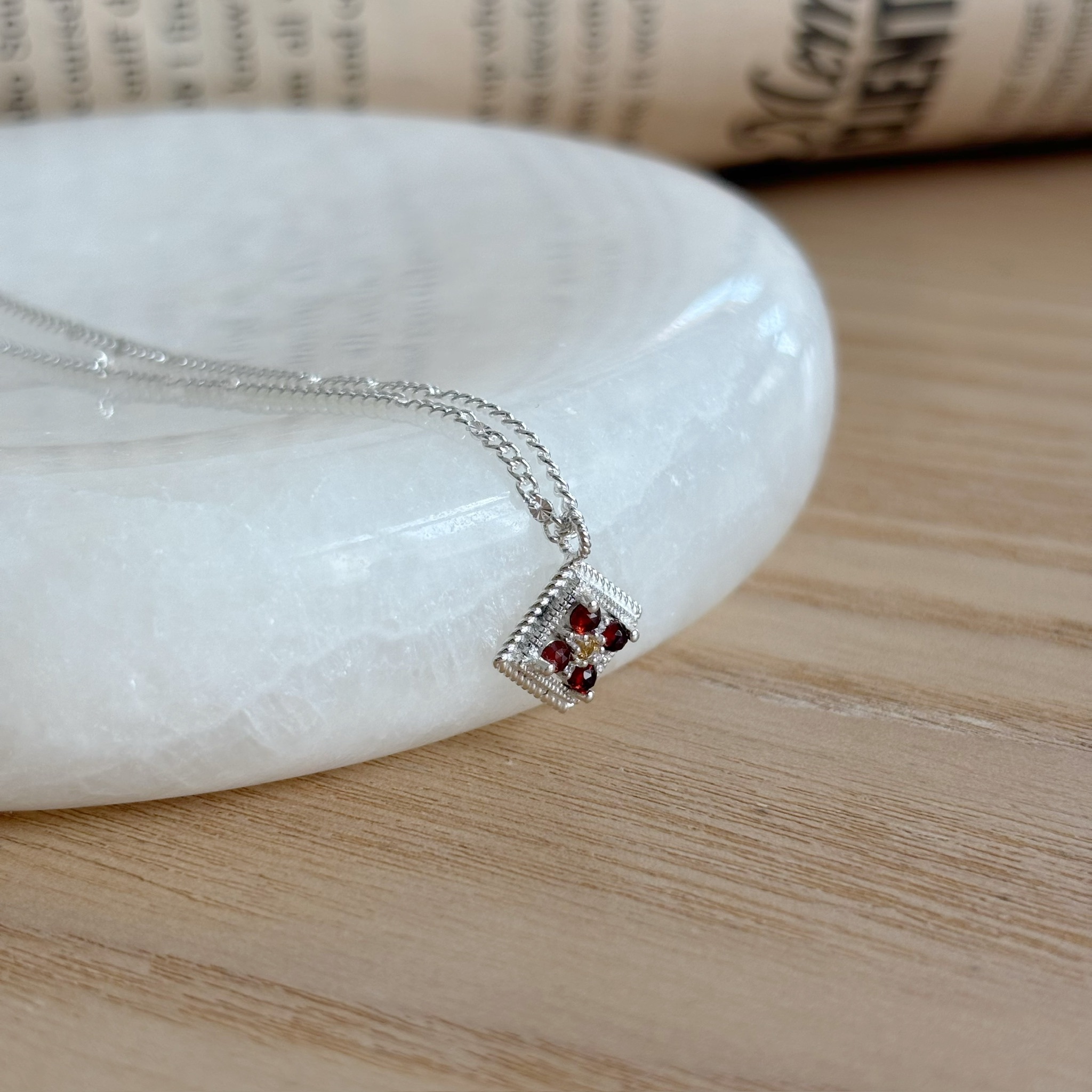 Frame石榴石黃水晶項鍊