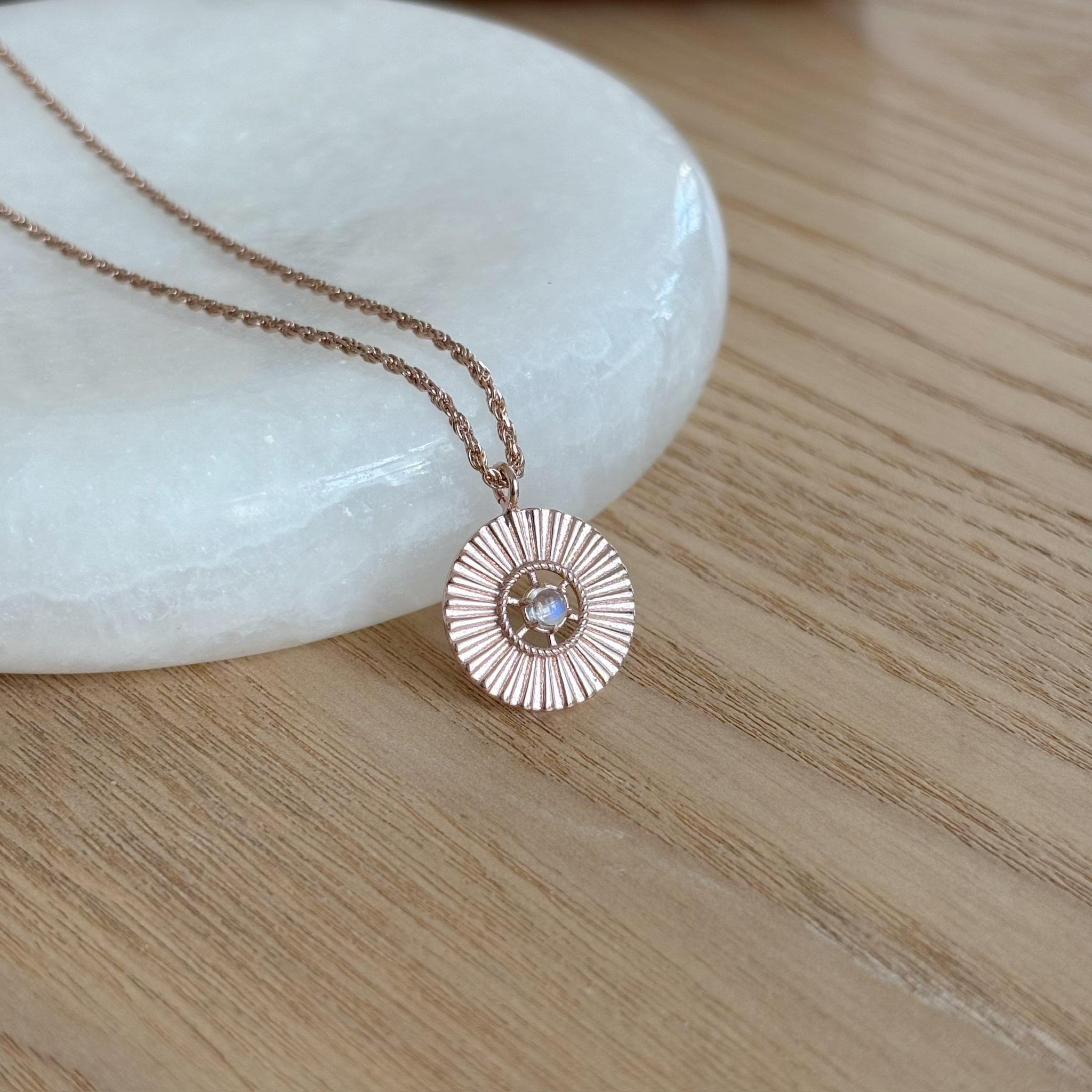 Sunflaire月光石水波紋項鍊