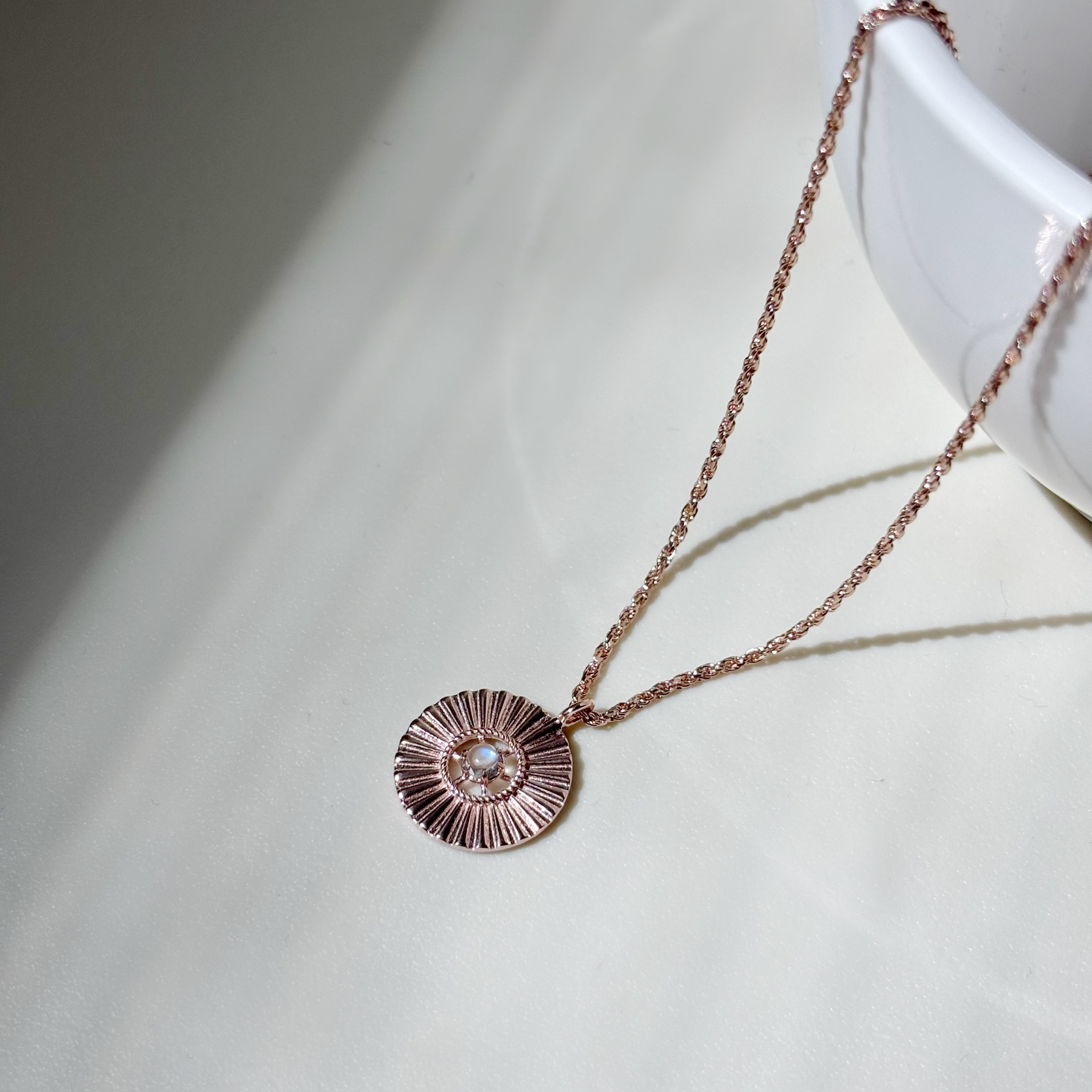 Sunflaire月光石水波紋項鍊