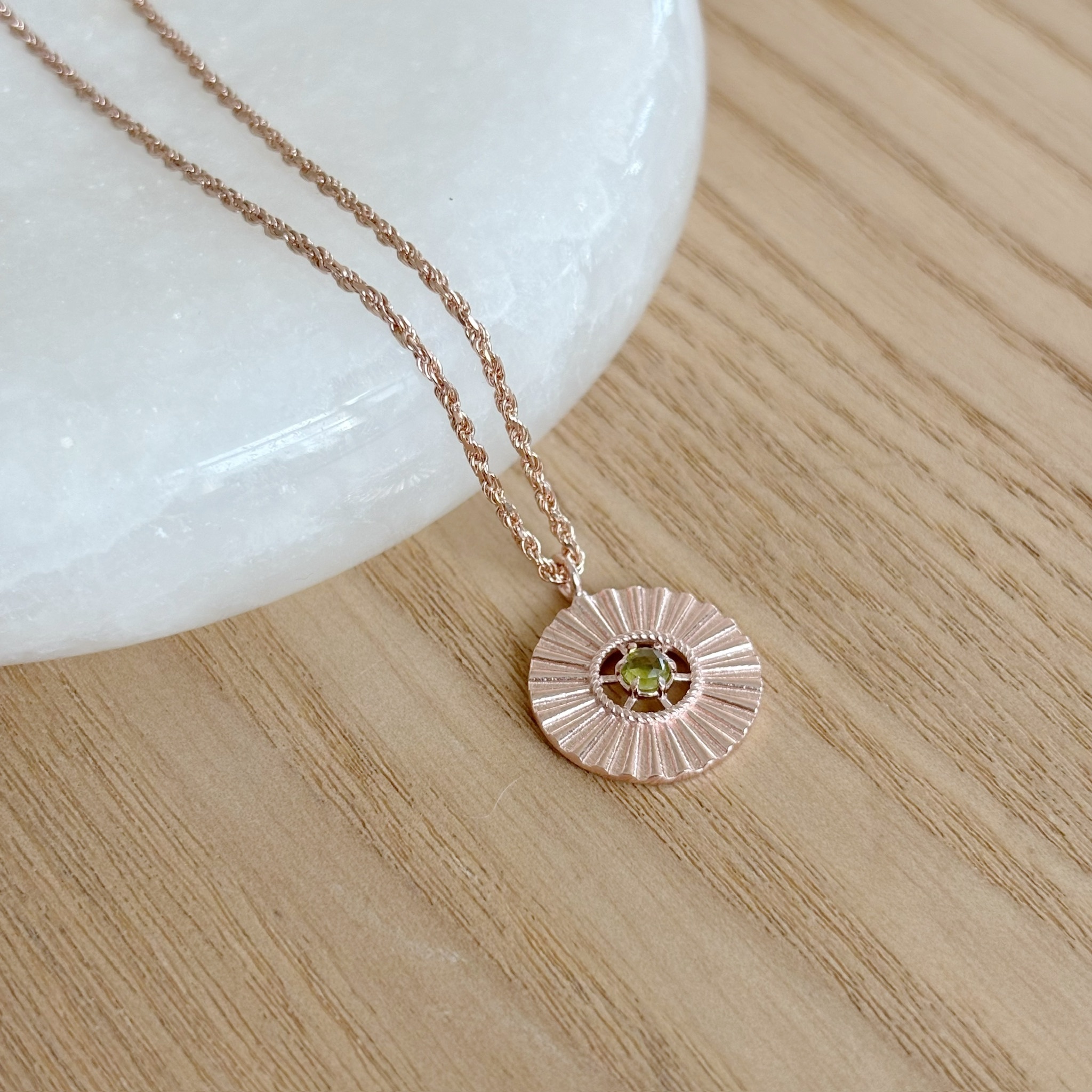 Sunflaire維蘇威石水波紋項鍊