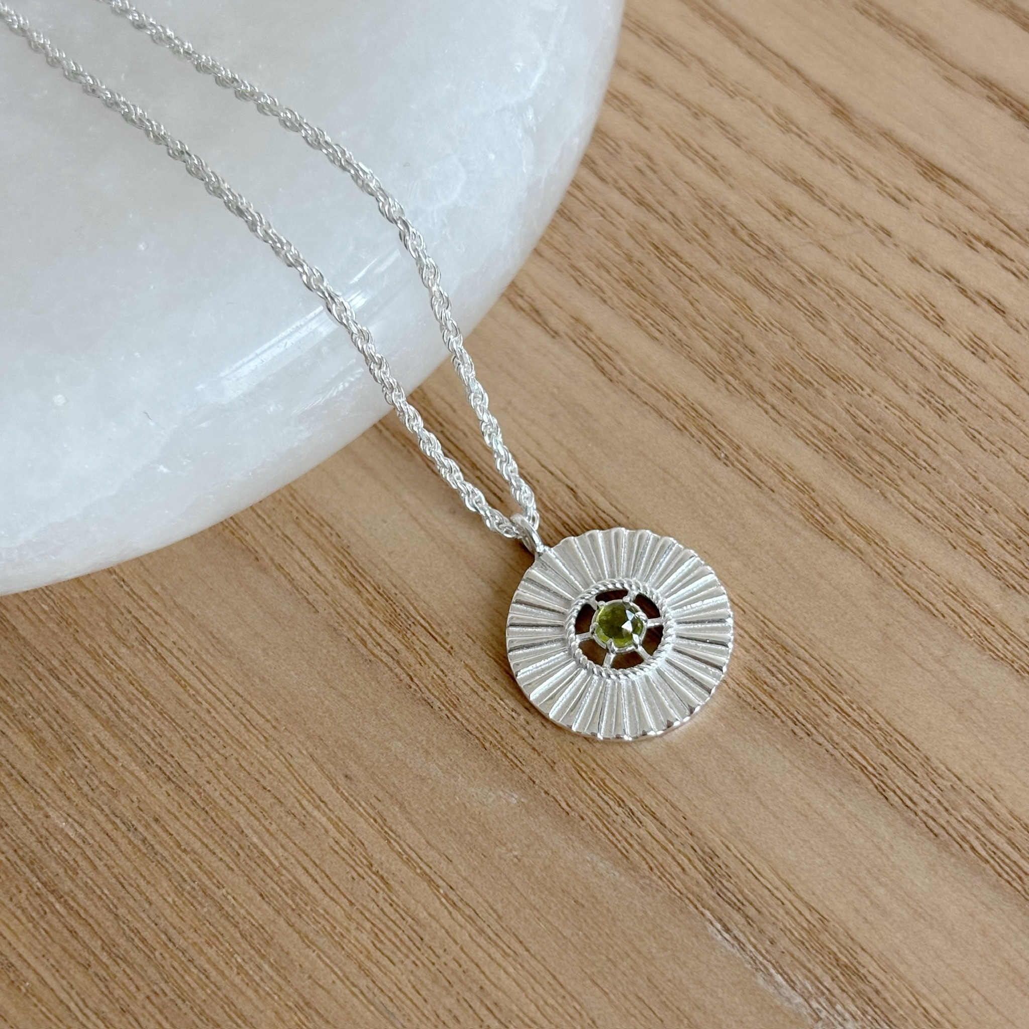 Sunflaire維蘇威石水波紋項鍊