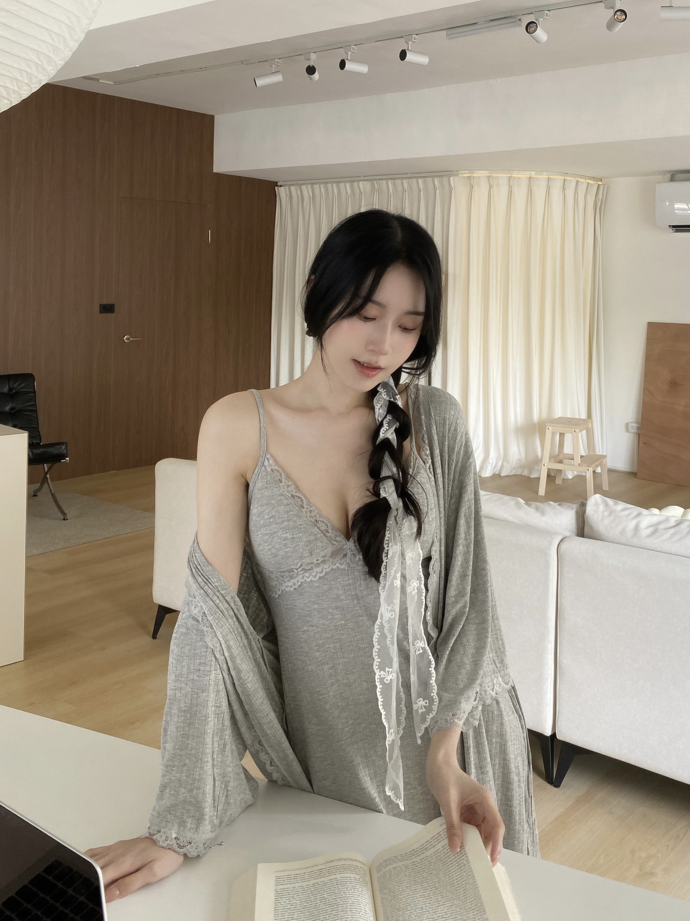 莫代爾輕膚蕾絲兩件式睡衣