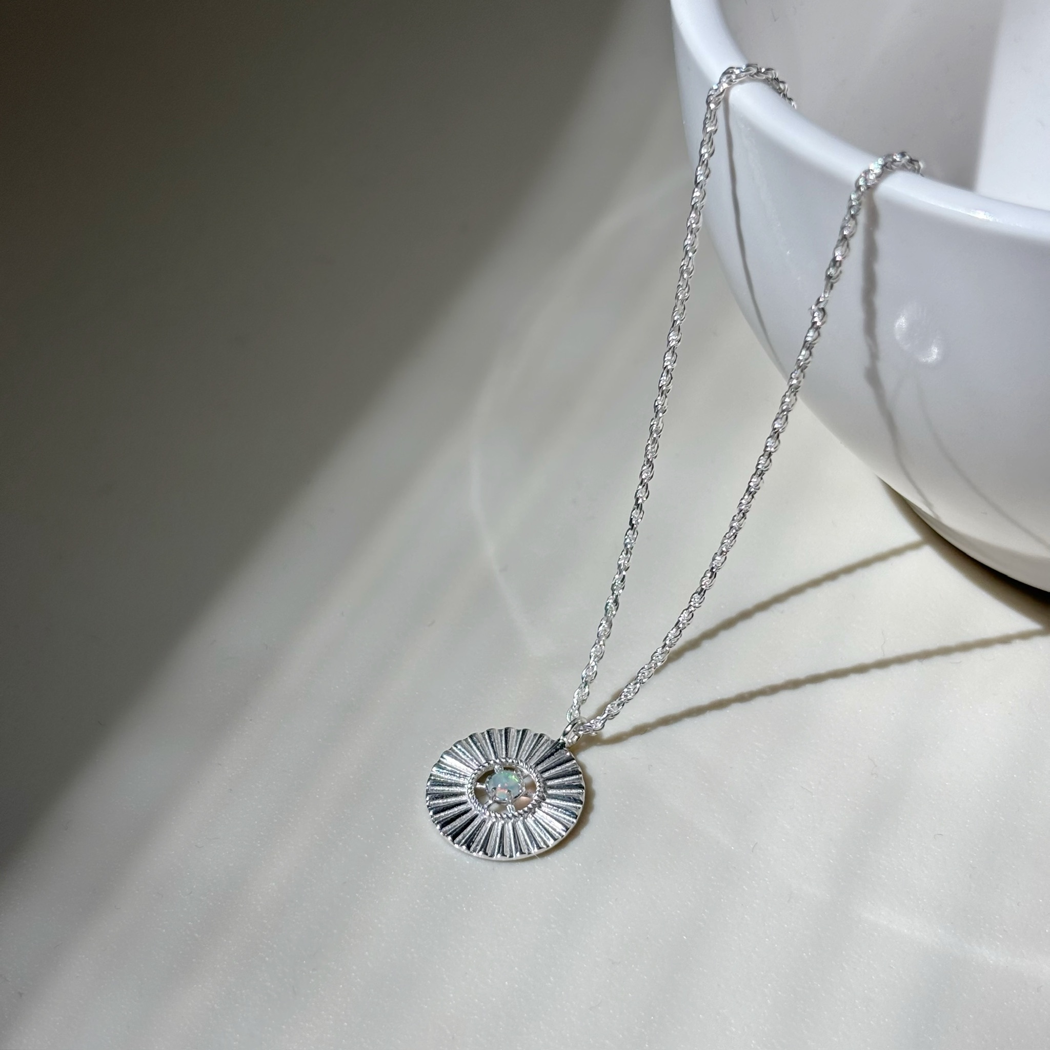 Sunflaire歐泊石水波紋項鍊