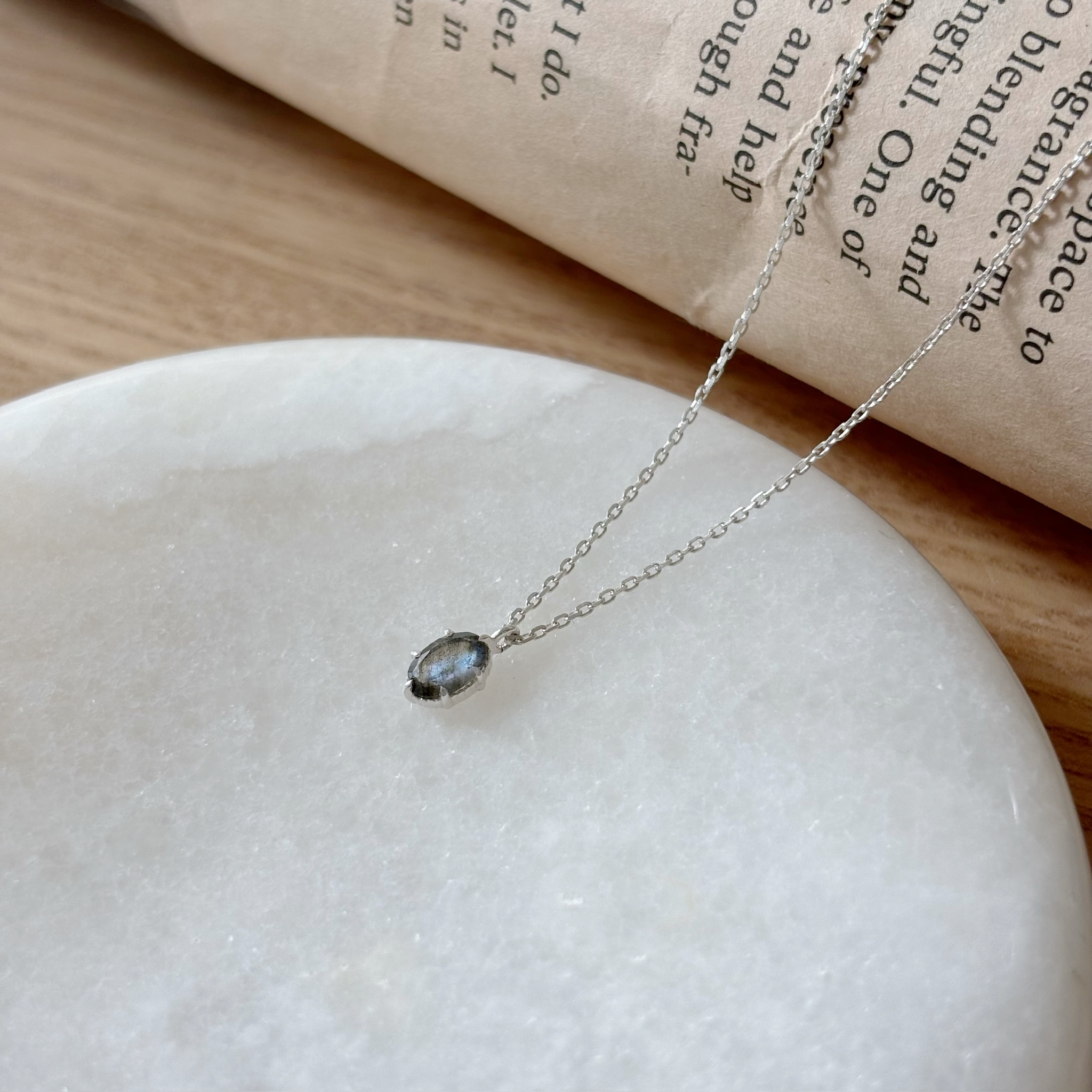 六爪小橢圓拉長石項鍊