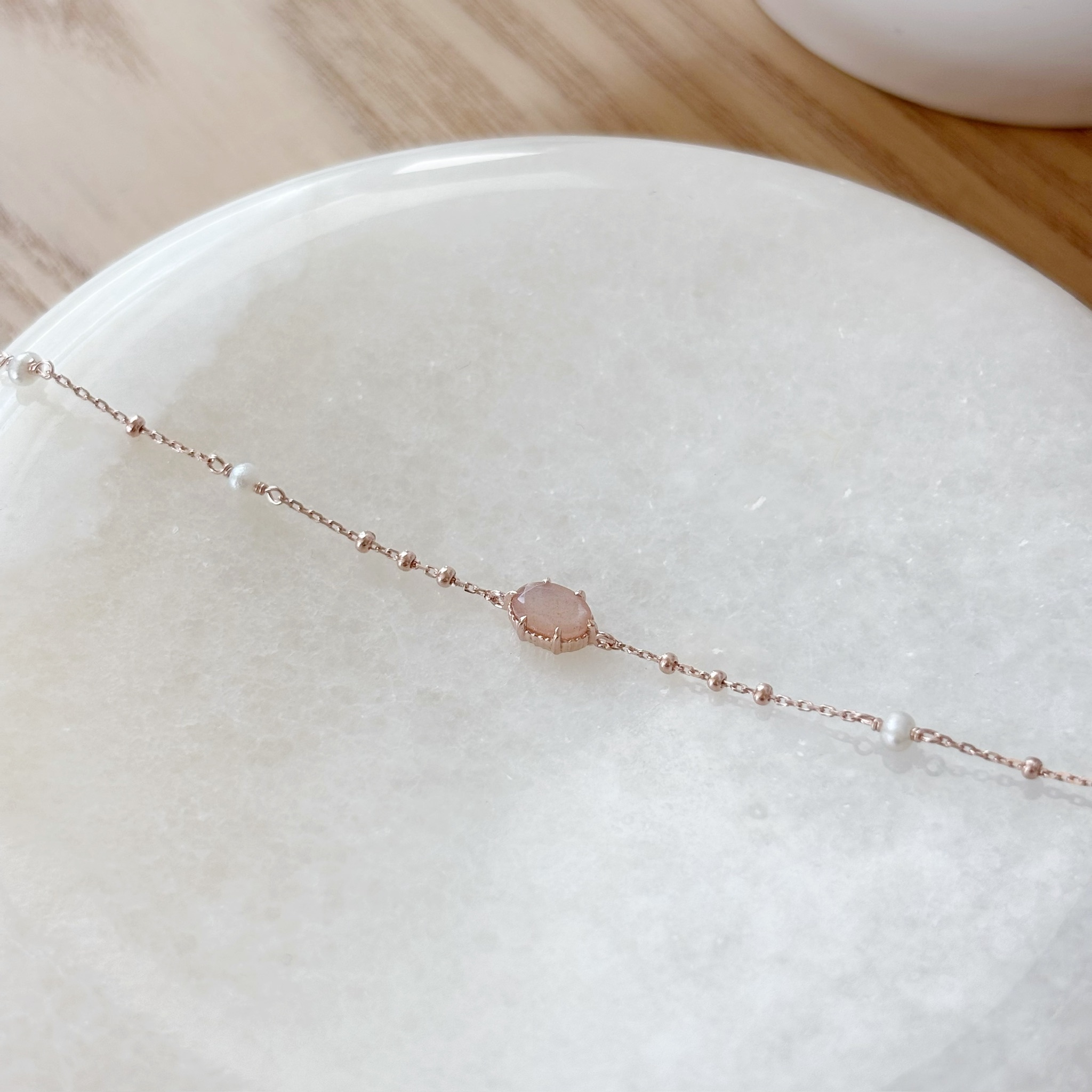 六爪小橢圓蜜桃月光石珍珠手鍊