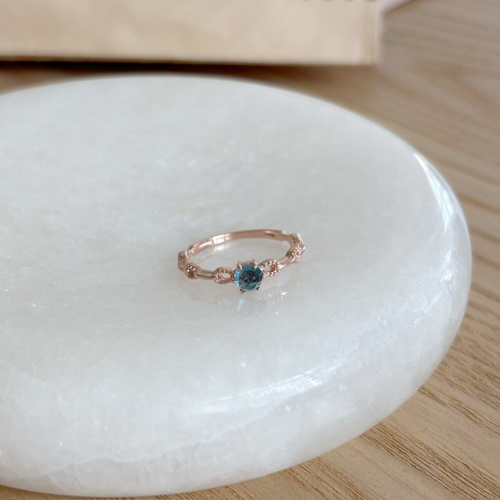 Rosette倫敦托帕石戒指