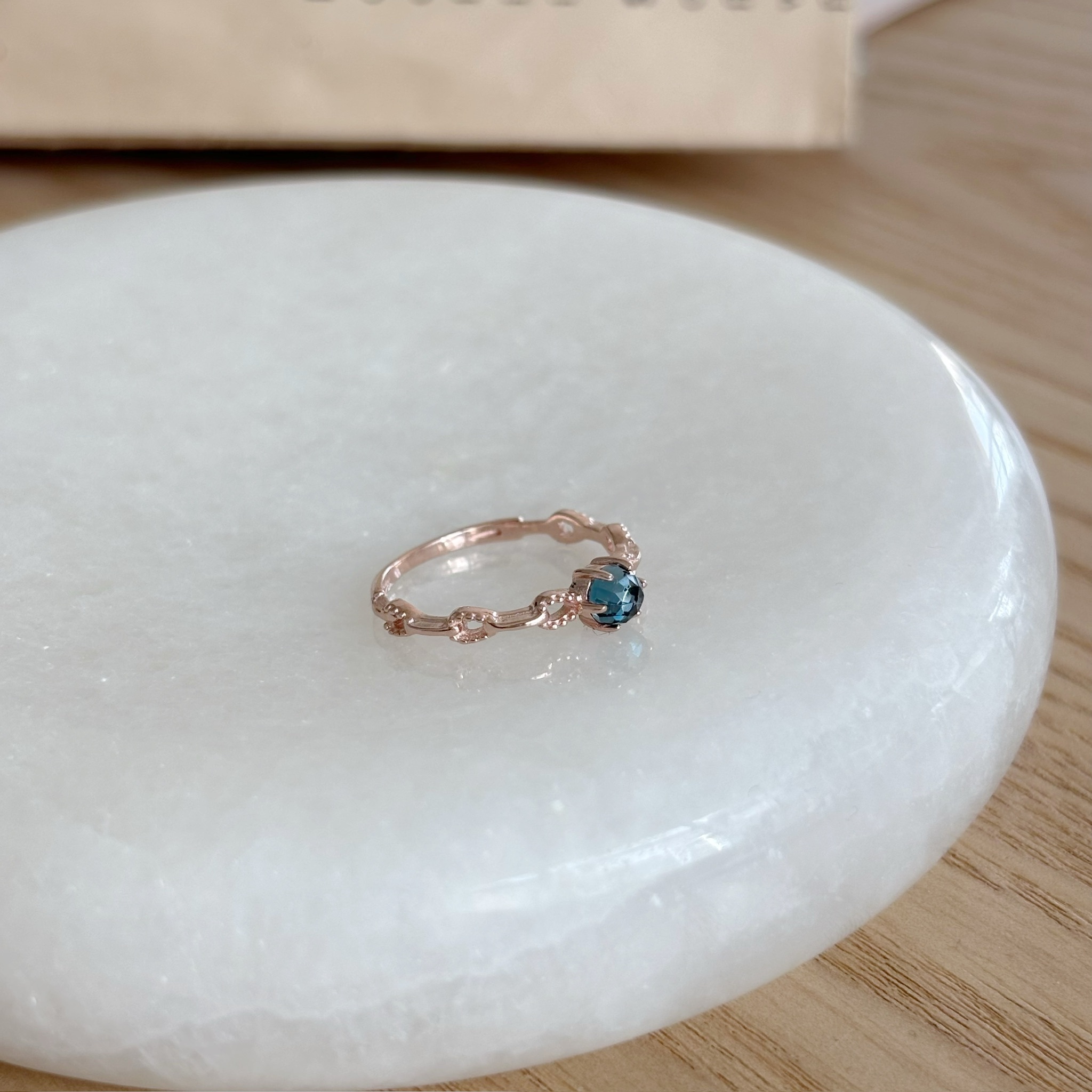 Rosette倫敦托帕石戒指