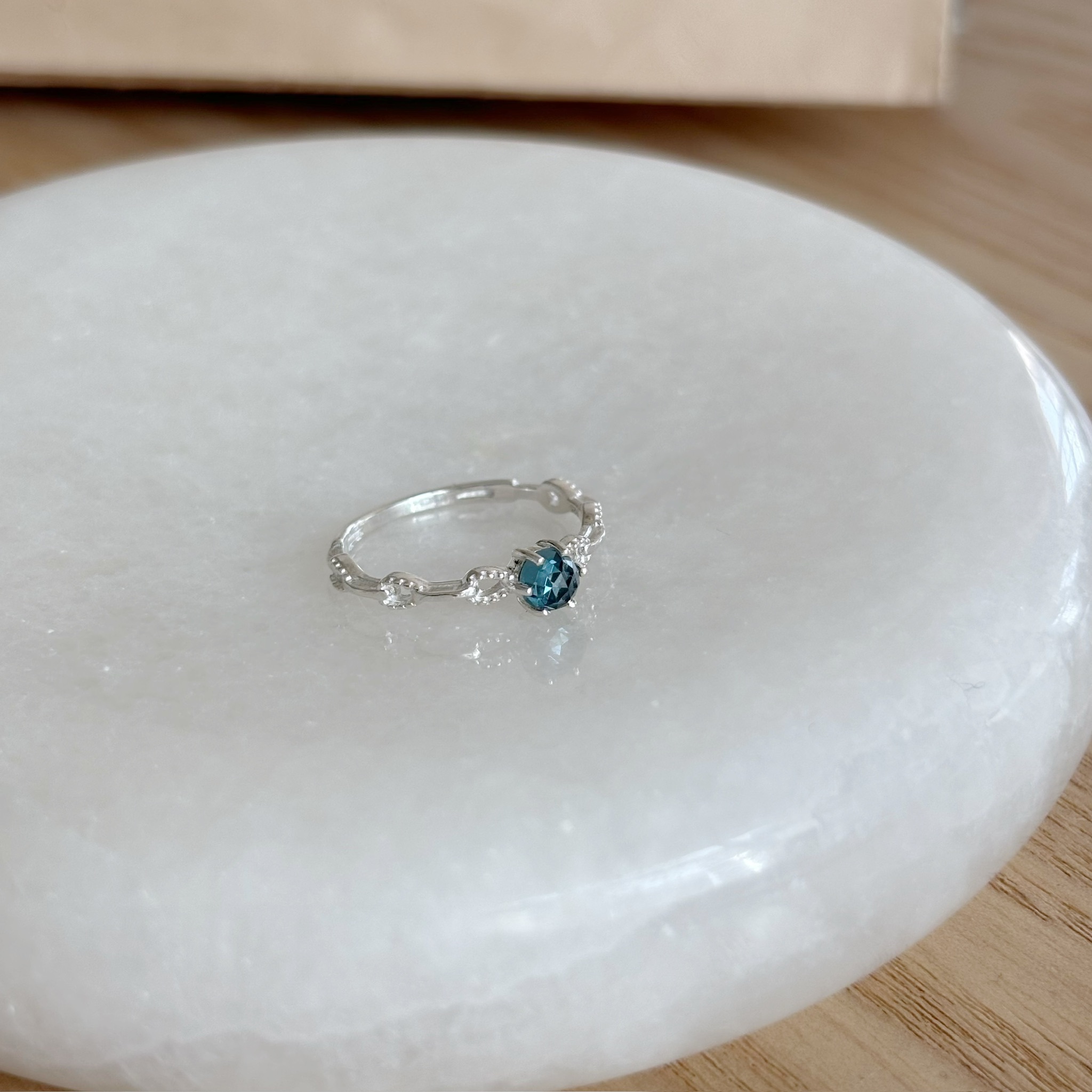 Rosette倫敦托帕石戒指