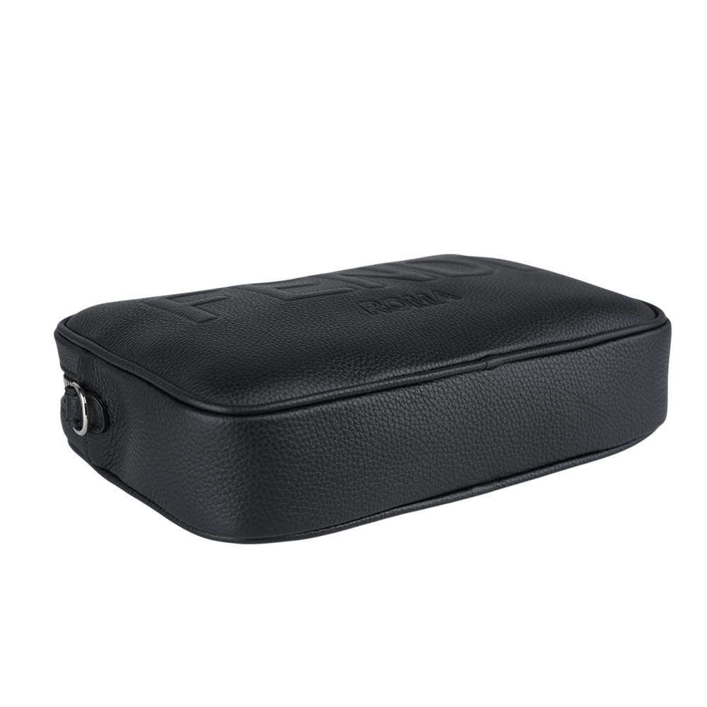 【FENDI】Roma 縫線標誌紋理皮革相機包/斜背包(黑色) 7M0286 AMAC F0GXN