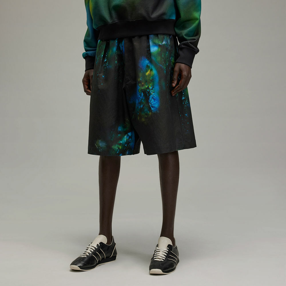 【 Y-3 M AOP RPSTP SH 雨景印花短褲 】