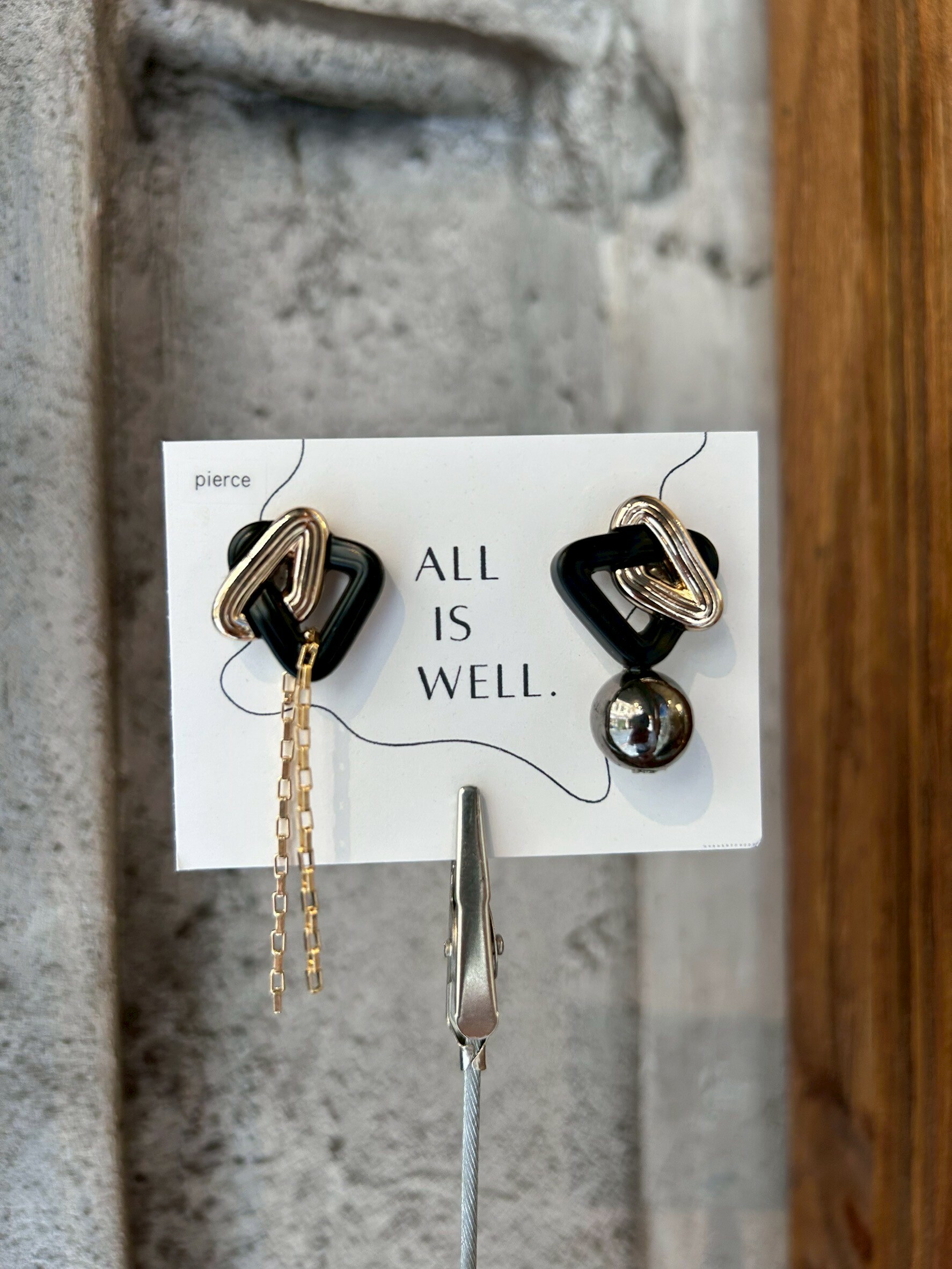 [ALL IS WELL.] mood. | 黑金雙色 | 耳針 | NO.3