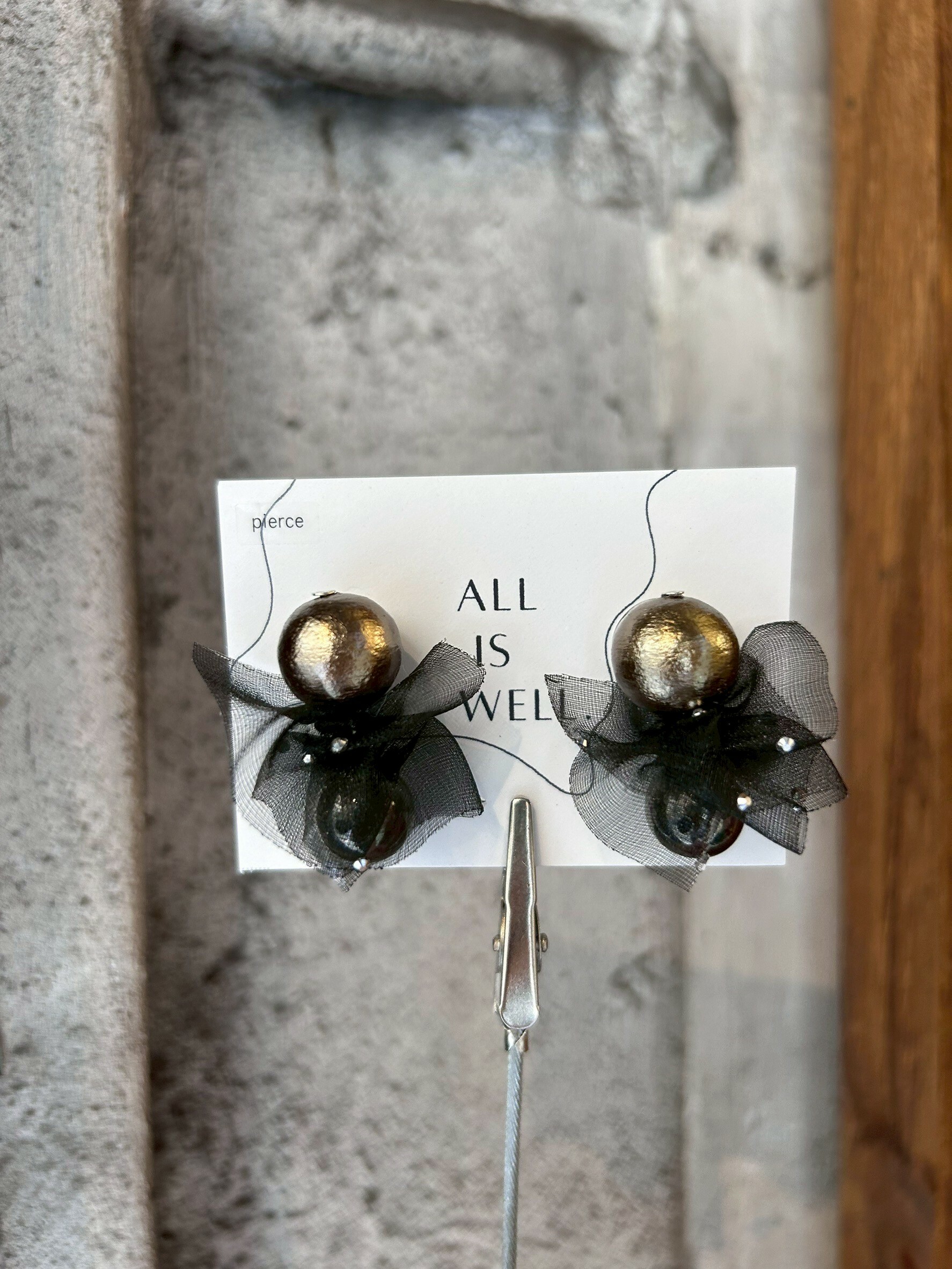 [ALL IS WELL.] La-ju. | 黑金雙色 | 耳夾 | NO.6