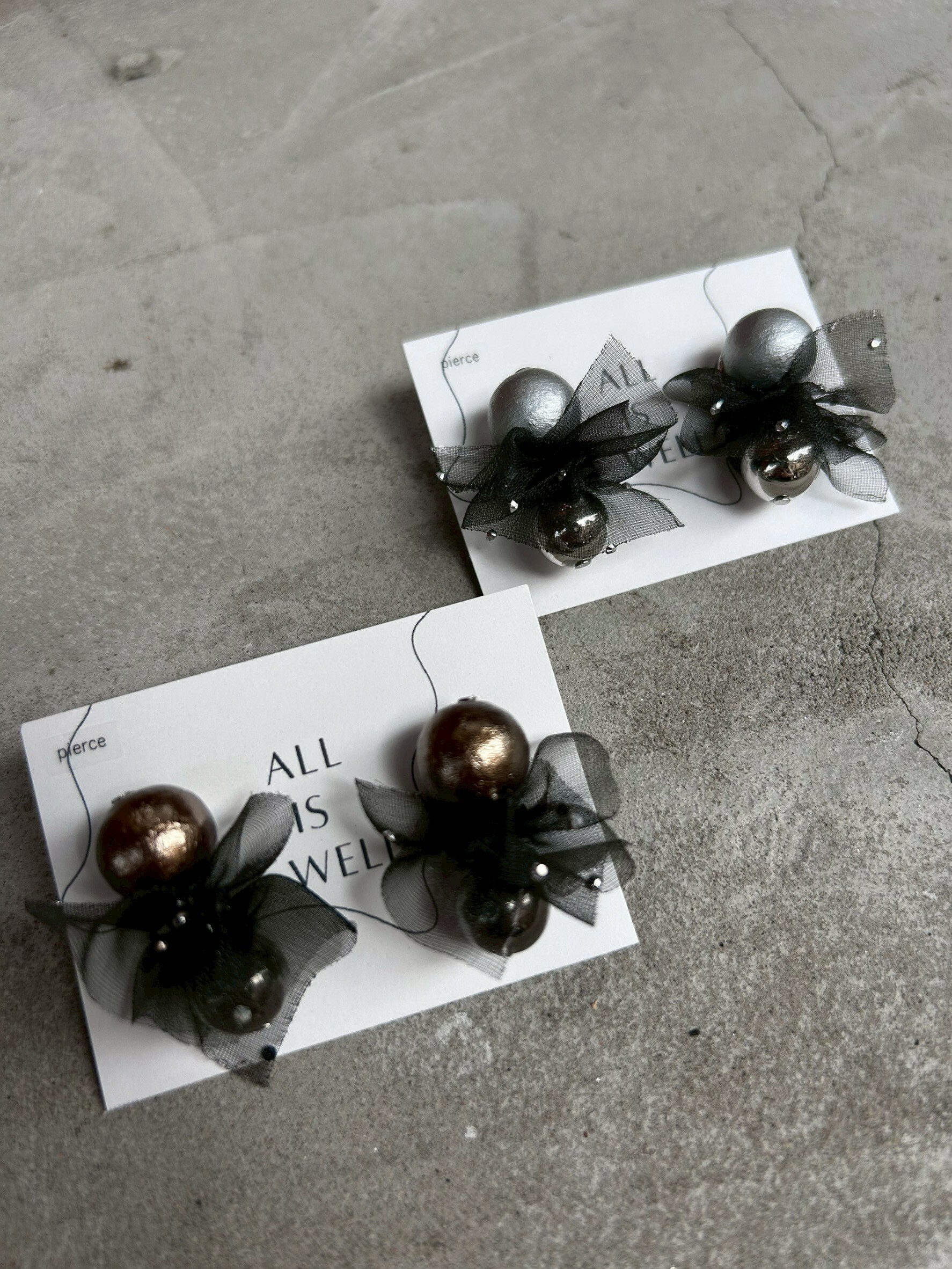 [ALL IS WELL.] La-ju. | 黑銀雙色 | 耳針 | NO.7