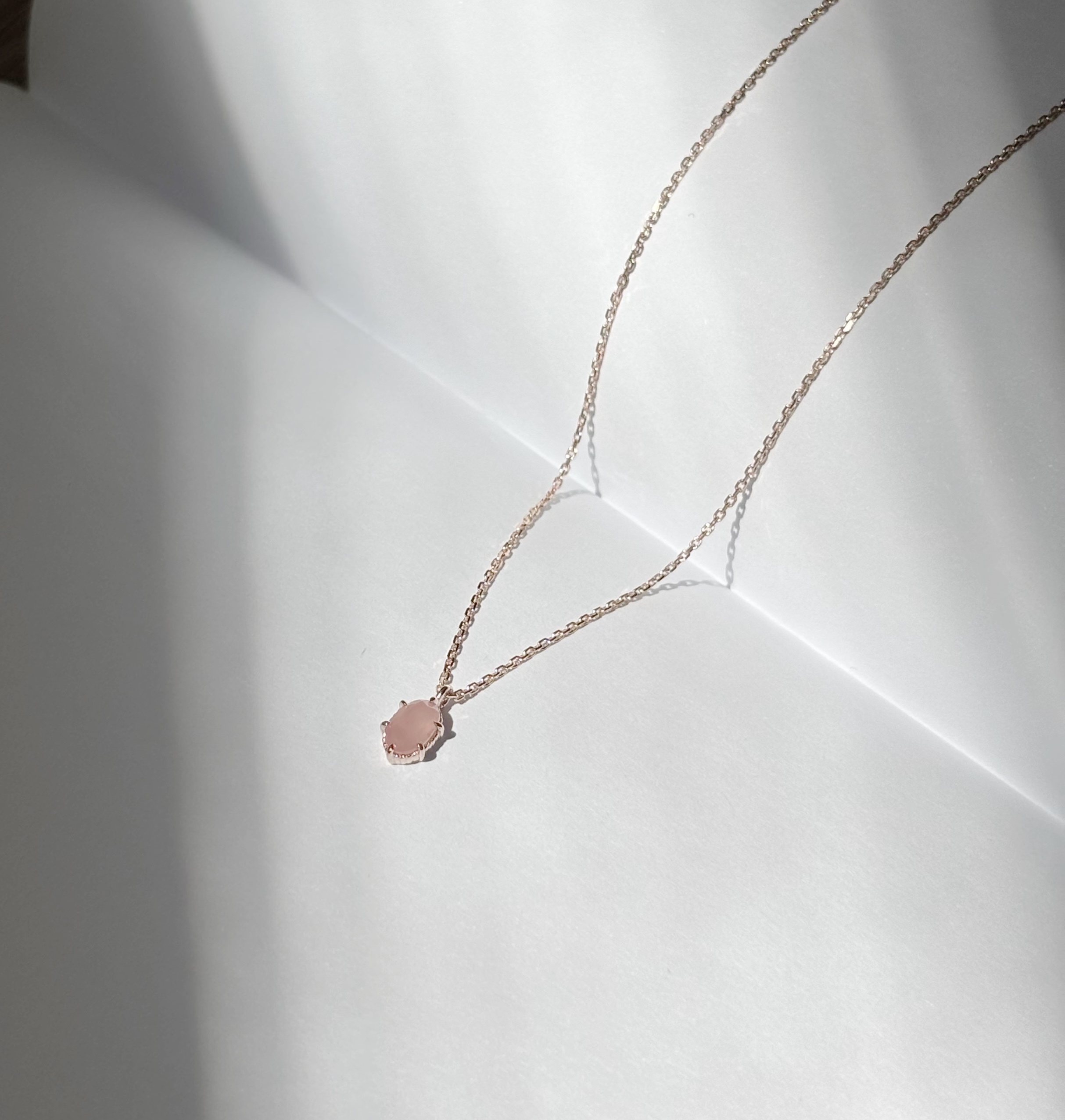 六爪小橢圓粉紅石英項鍊