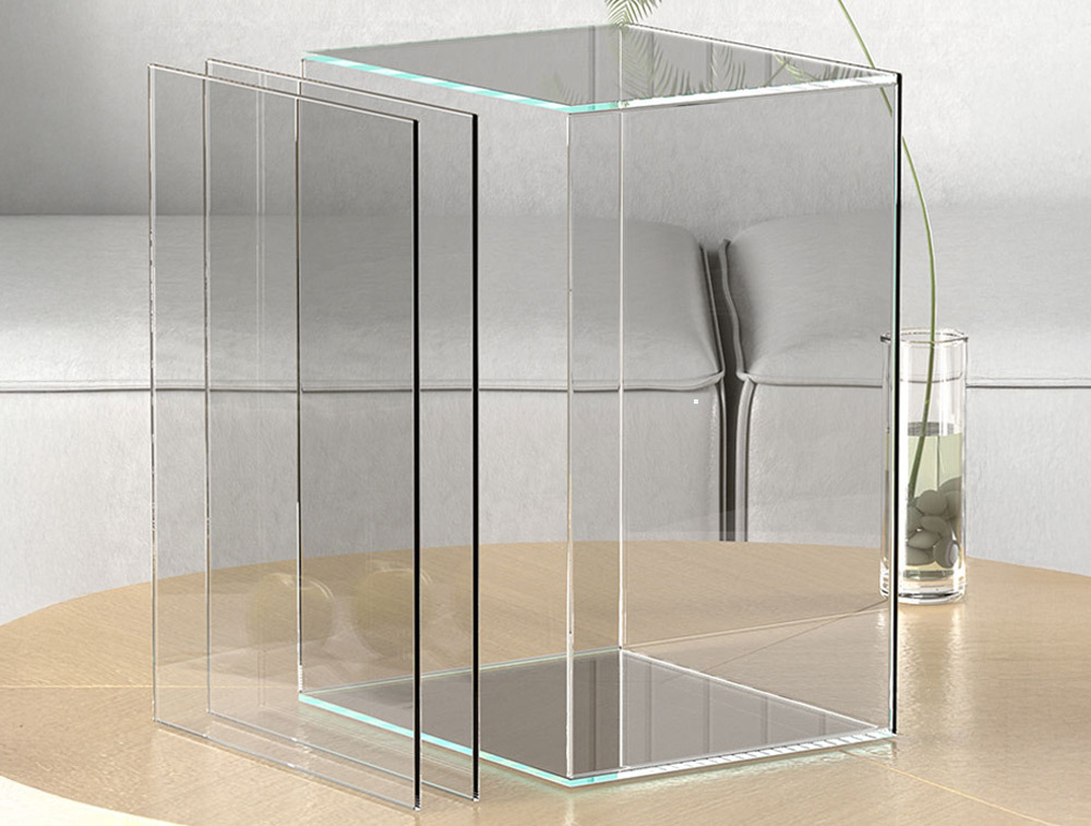 採用4K級超白玻璃，透光率超過99.8%，讓魚缸內景色清晰透徹