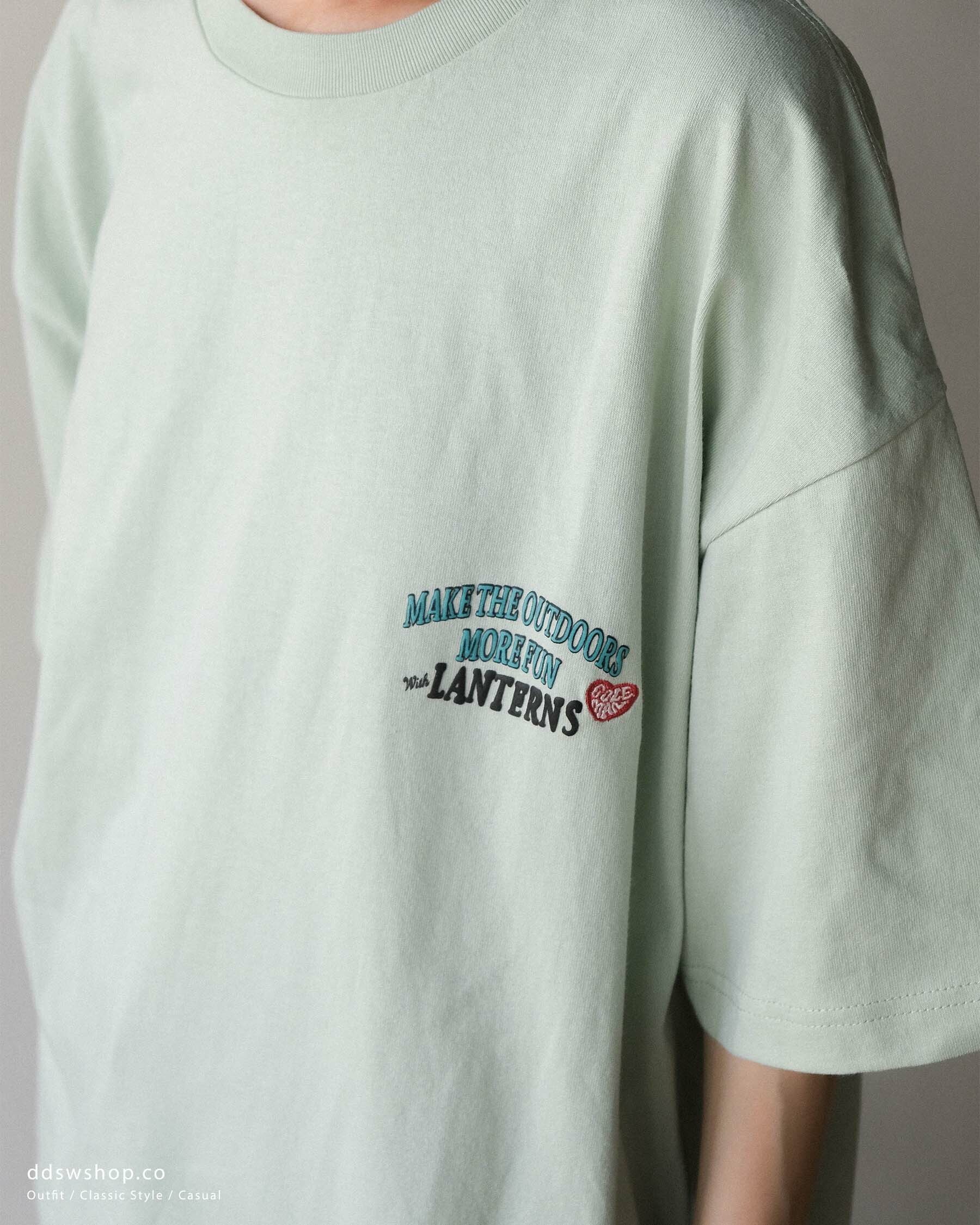 "現貨" Coleman 短袖 日本限定 隨機印花布章刺繡背圖 碳黑色 白色 淺灰色 Tiffany綠